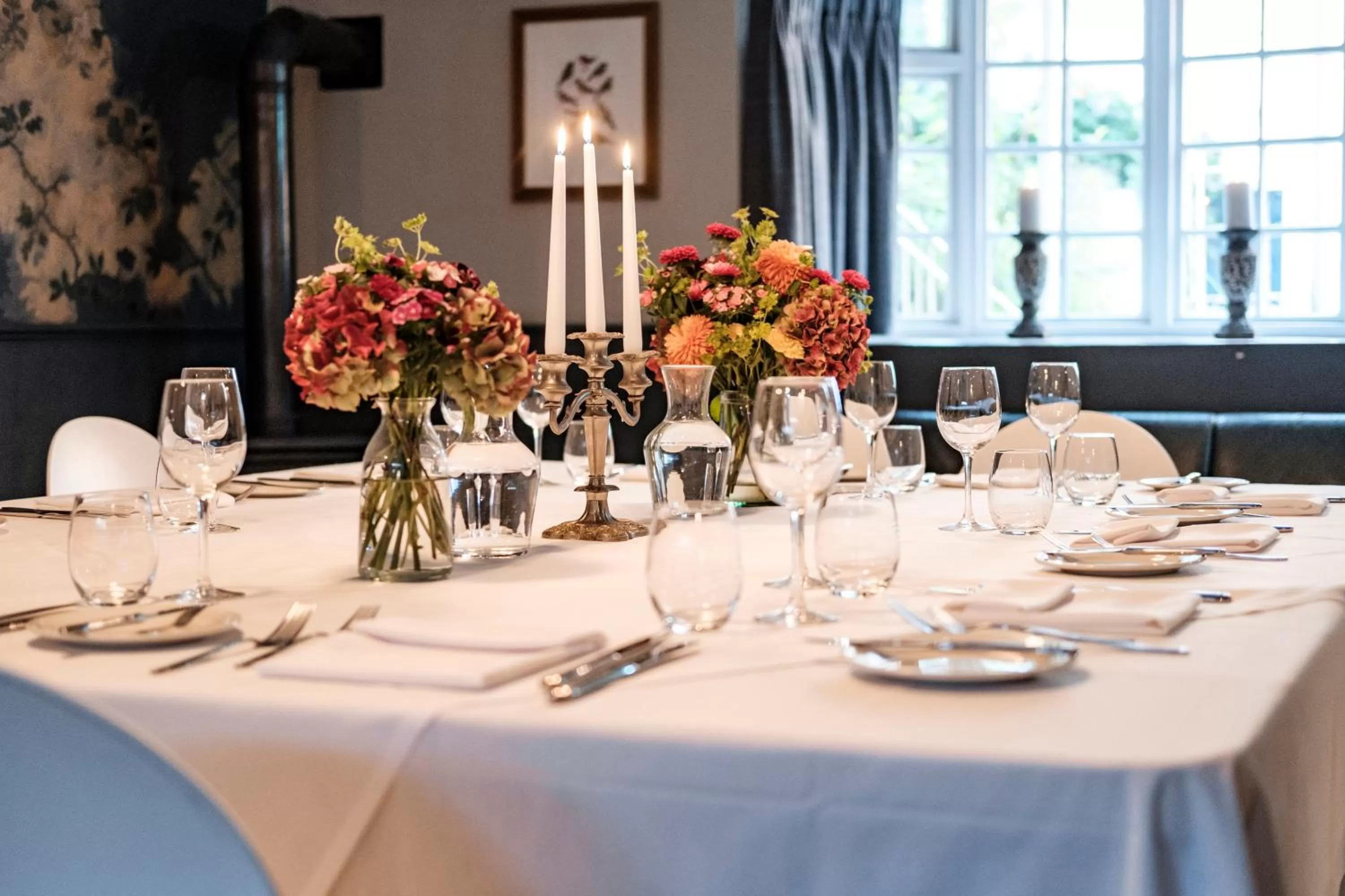 Restaurant/places to eat in The Bull Hotel