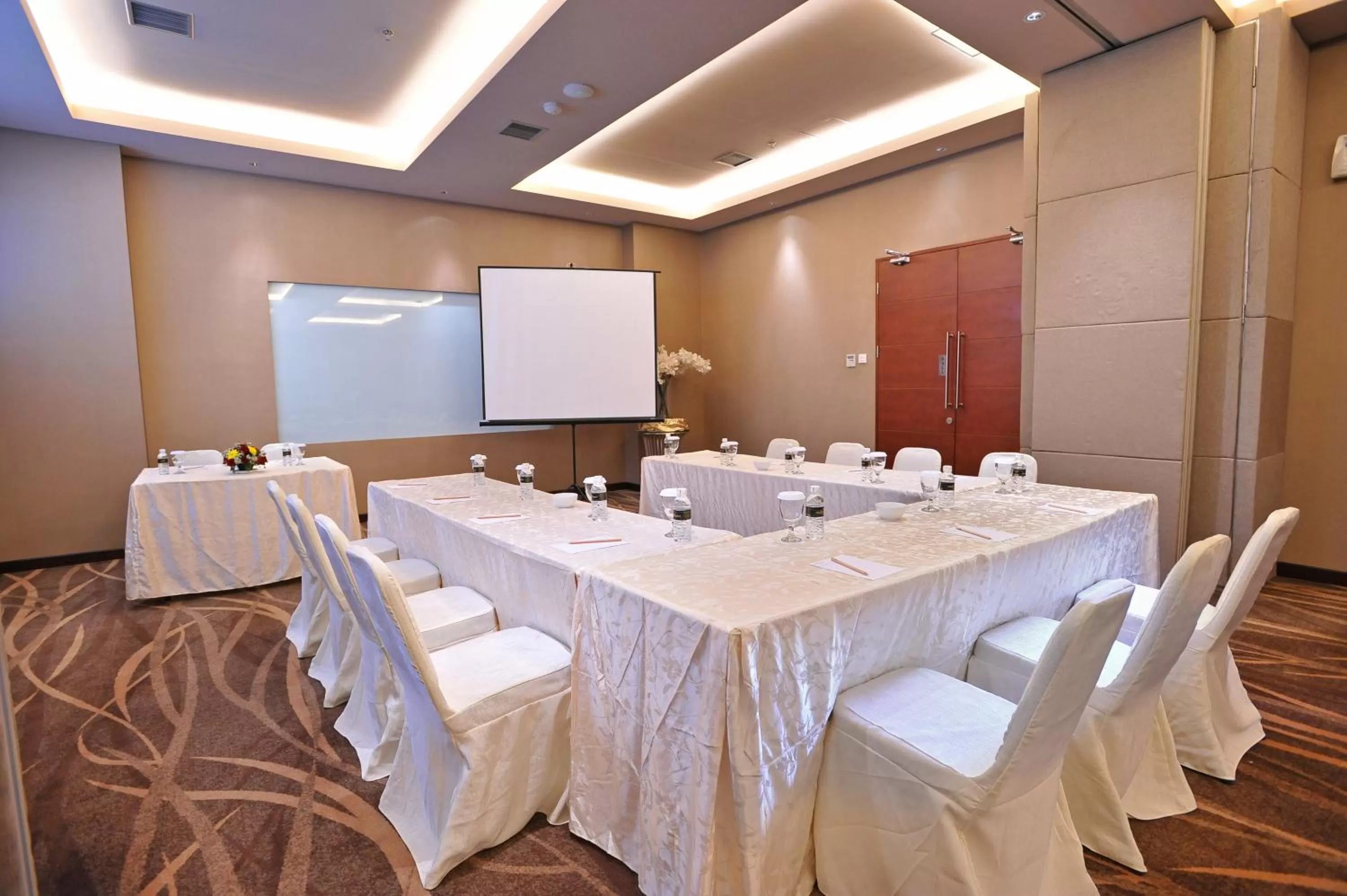 Business facilities in Midtown Hotel Surabaya