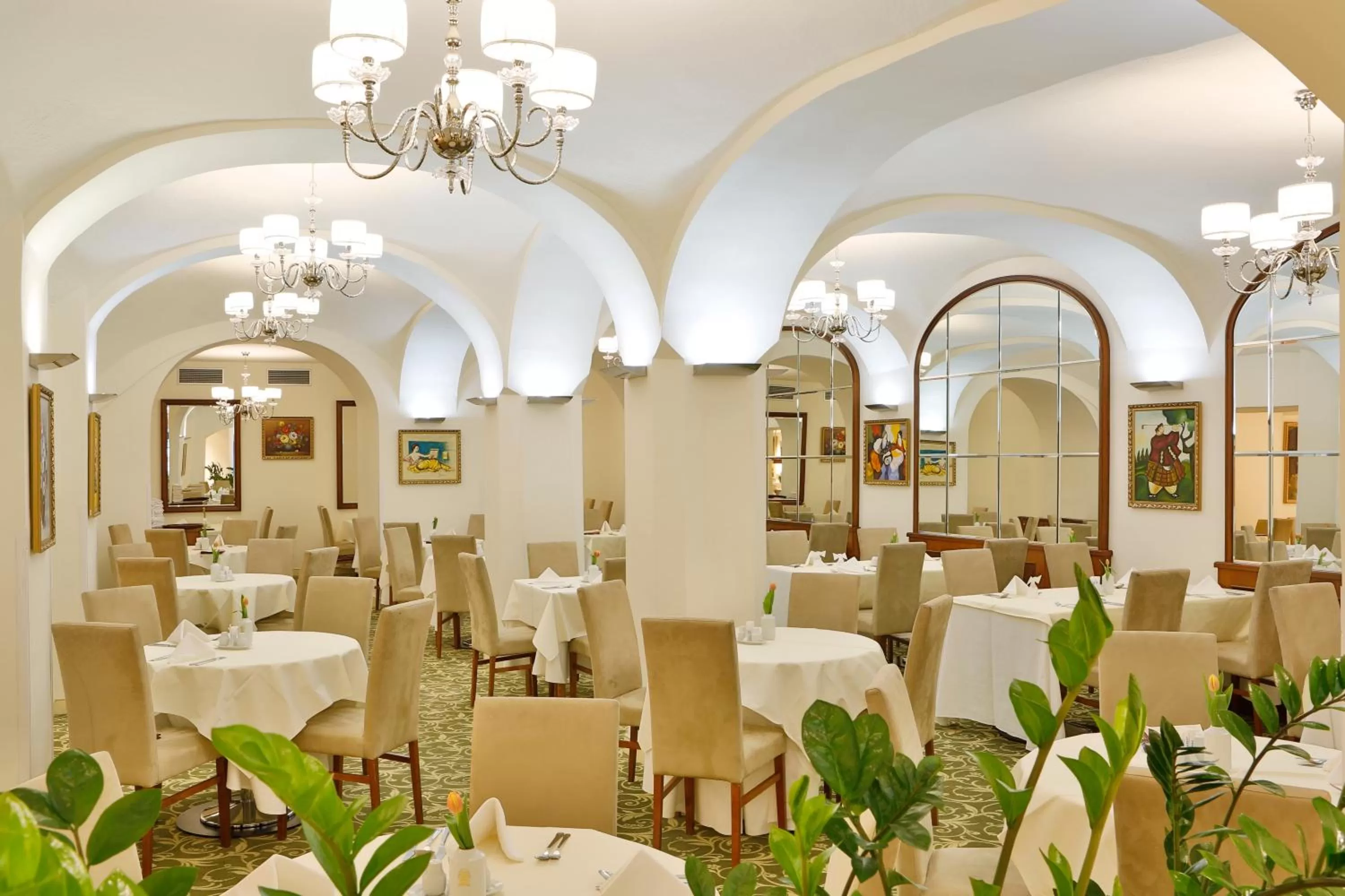 Restaurant/places to eat in Hotel Kolonada