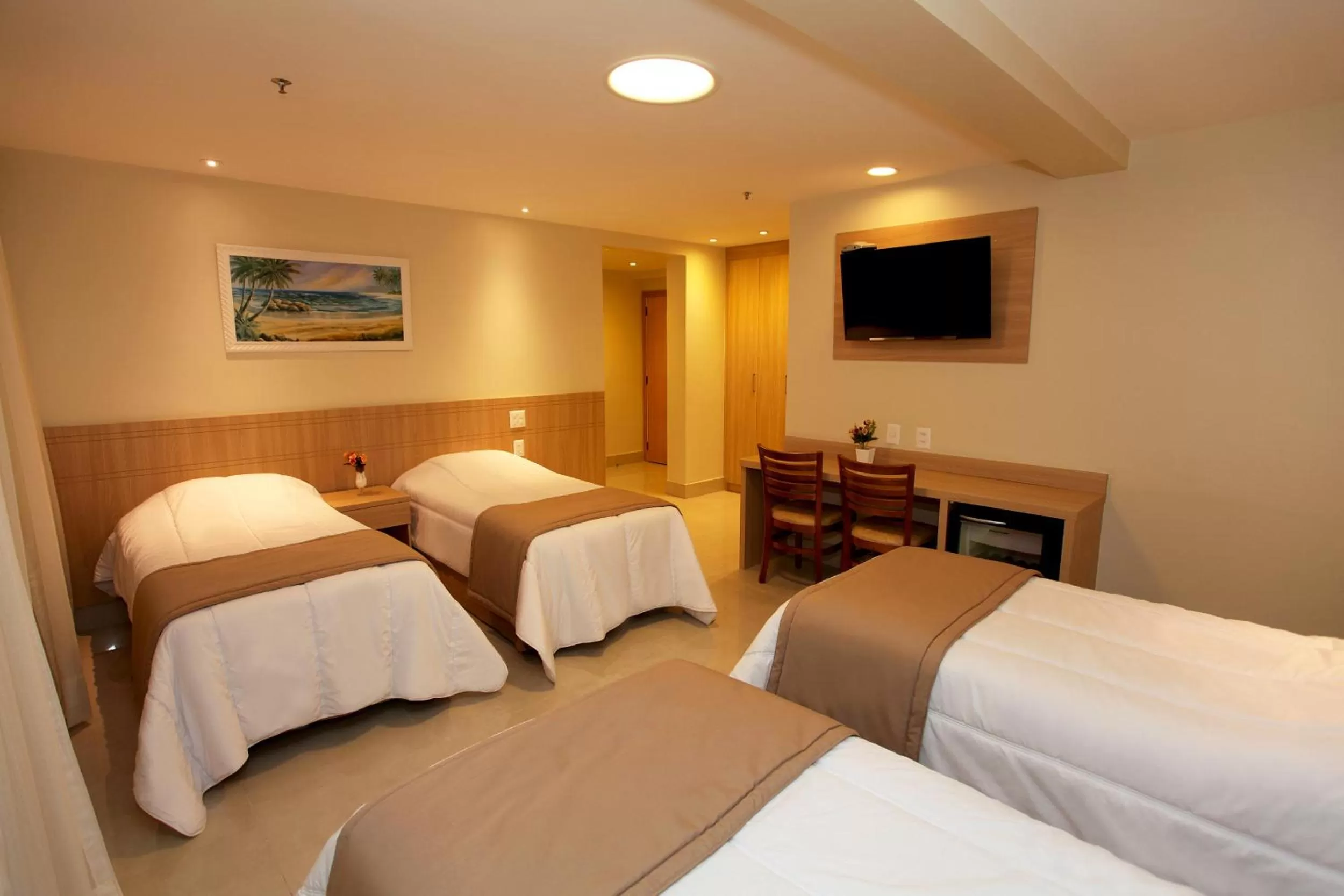 Photo of the whole room, Bed in Elegance Praia Hotel