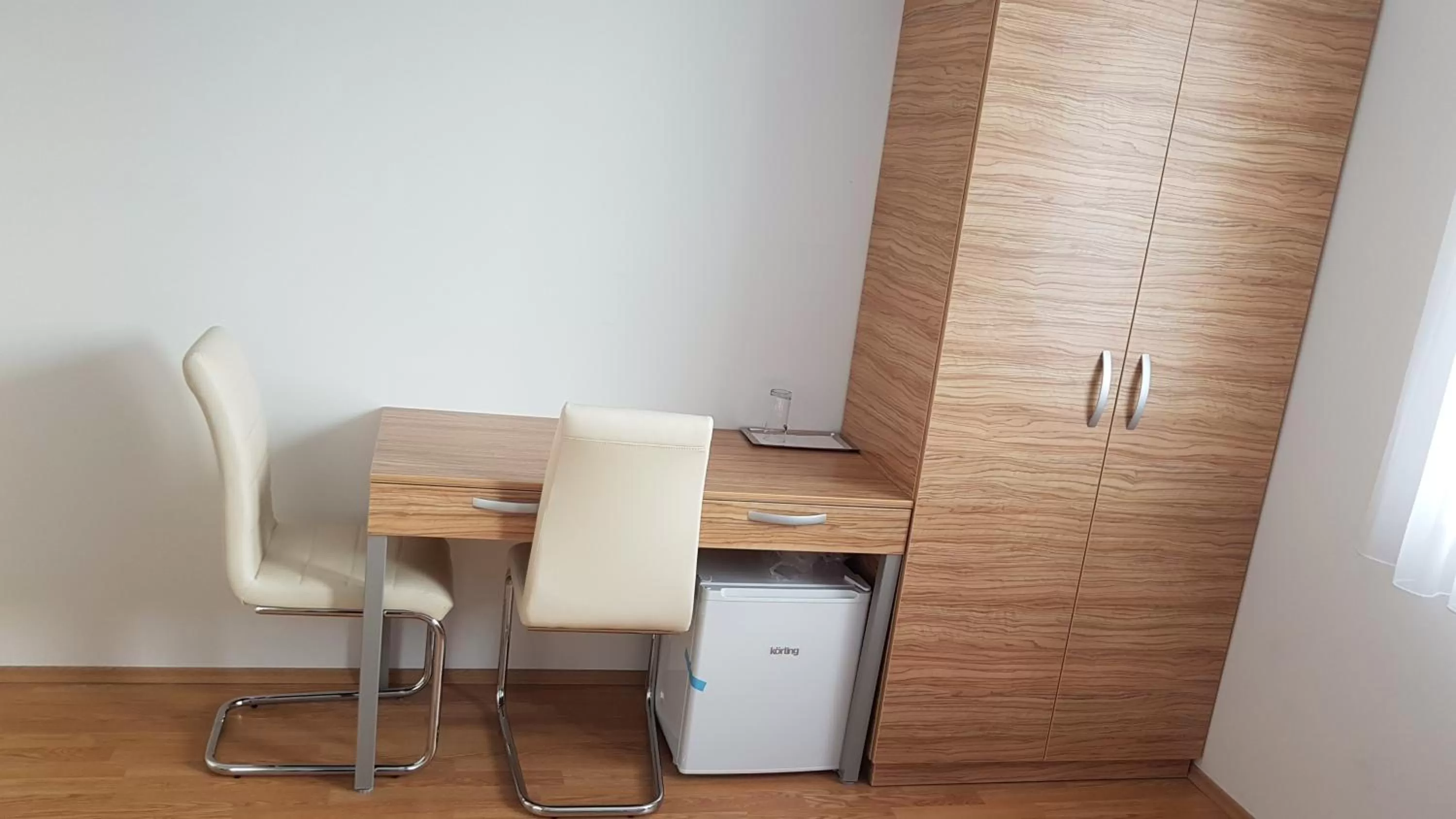 Photo of the whole room, Dining Area in B&B By The Way