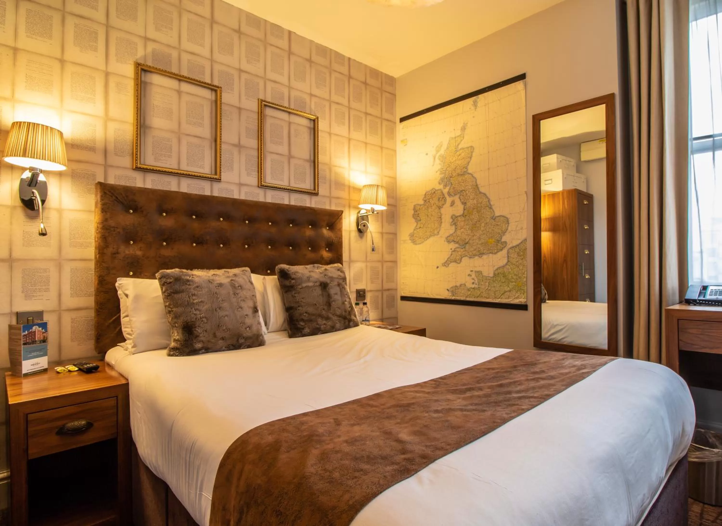 Bed in Mercure Nottingham City Centre Hotel