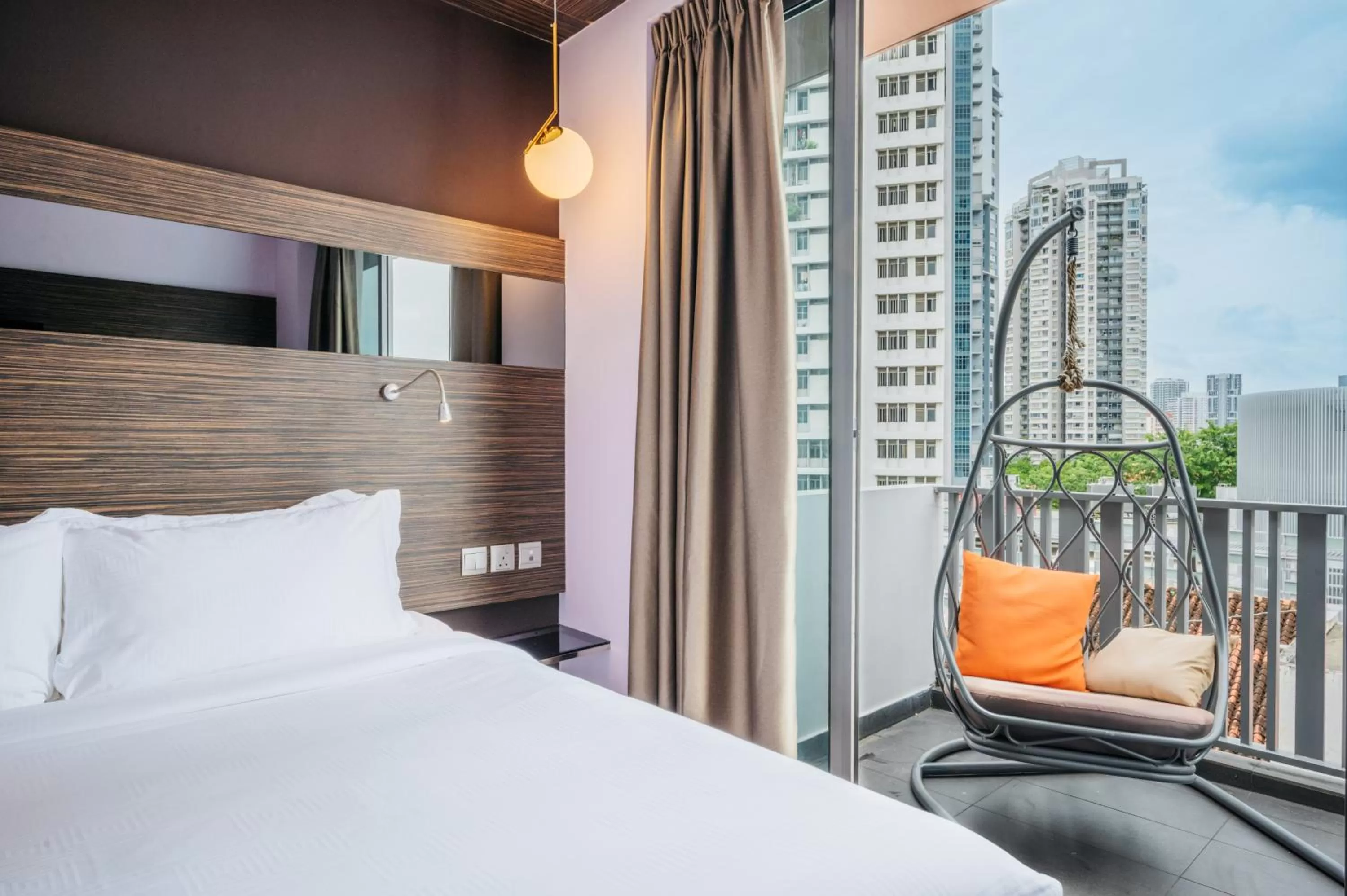 City view, Bed in Mercure Singapore Tyrwhitt