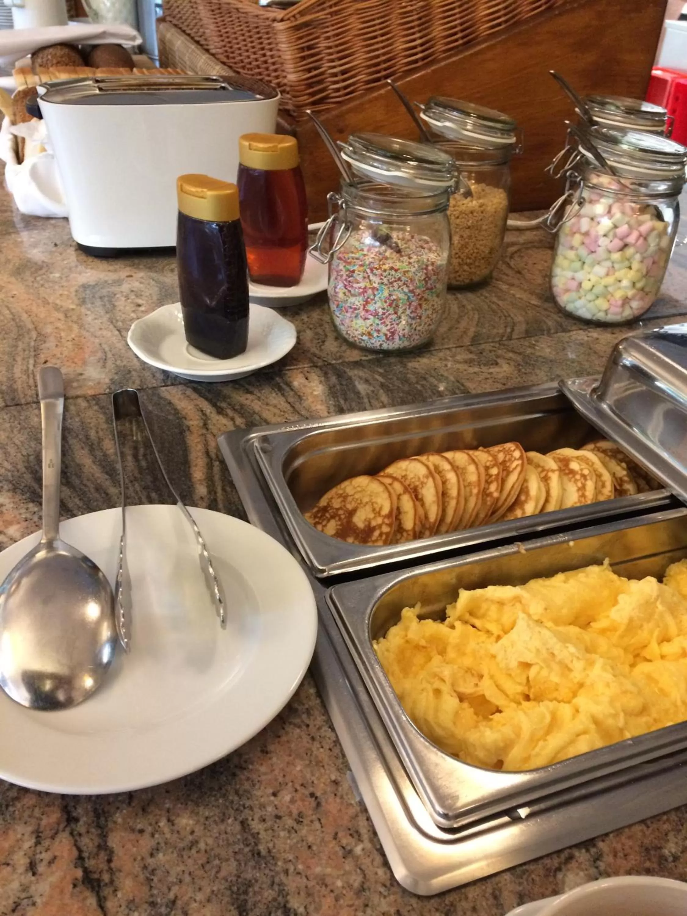 Buffet breakfast in City Hotel Berlin East