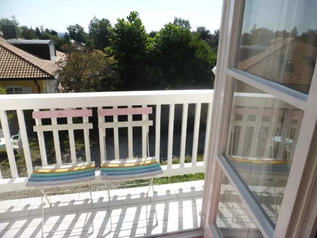 View (from property/room), Pool View in Bed and Breakfast Bavaria München