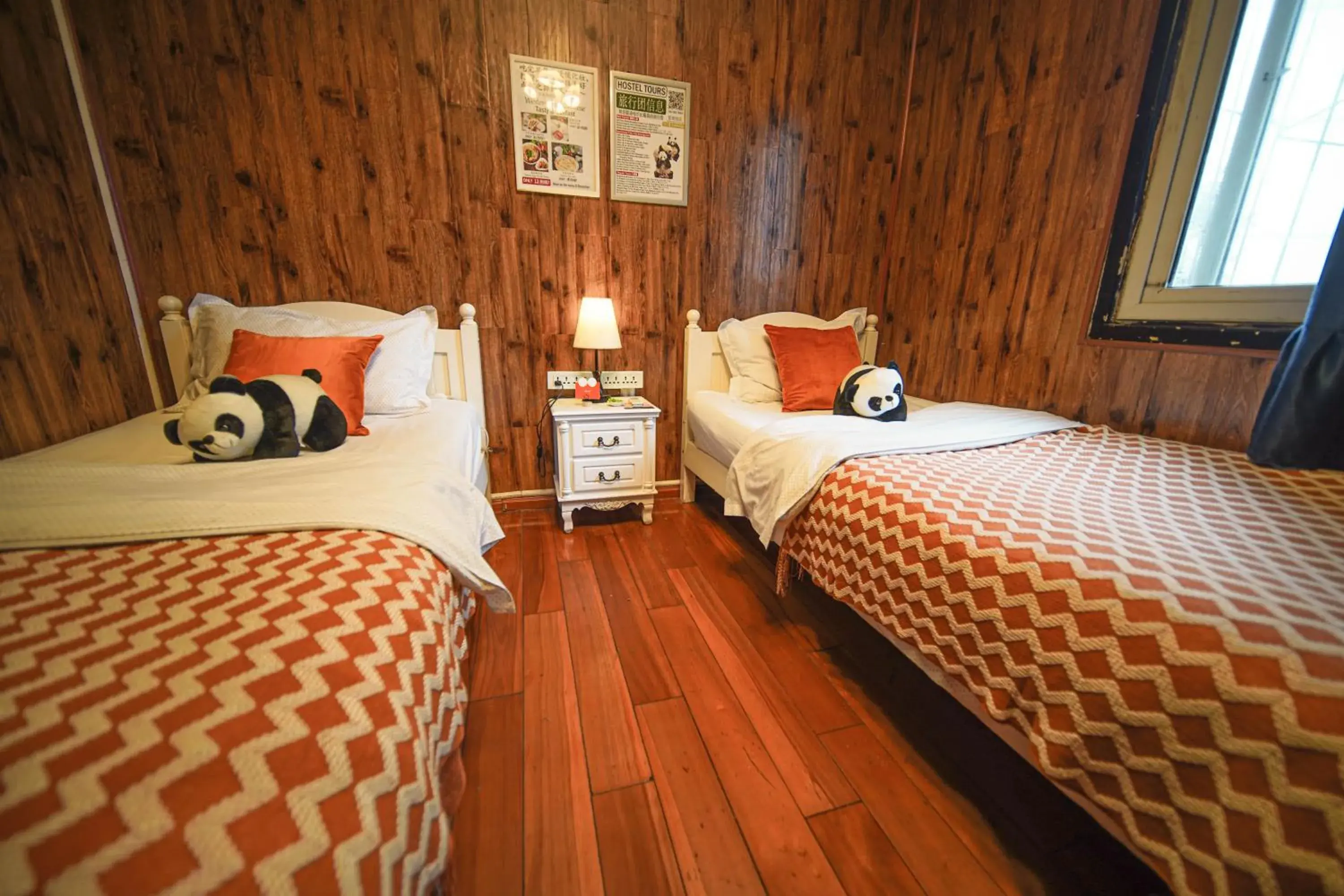 Basic Triple Room in Chengdu Mix Hostel Backpackers Basic Triple Room in Chengdu Mix Hostel Backpackers