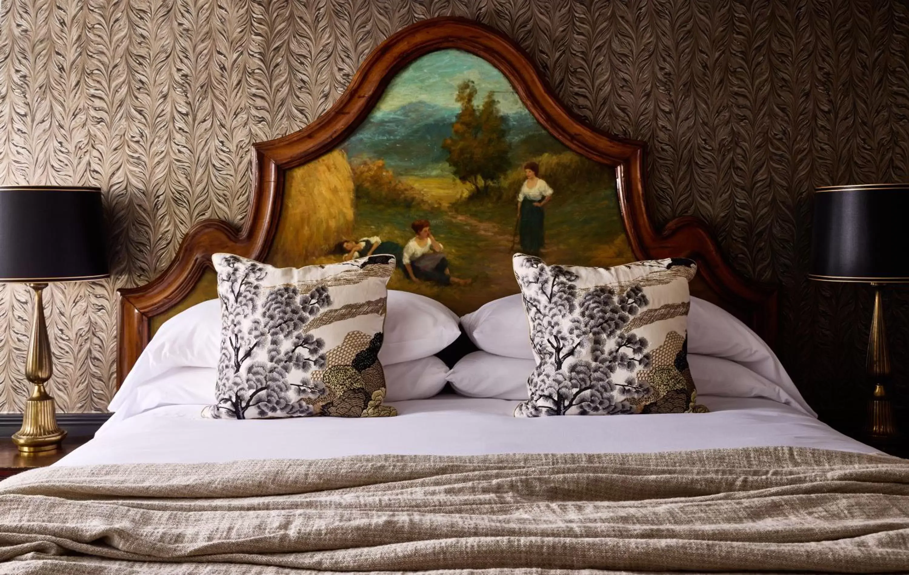 Deluxe Double Room with Bath in Kennebunkport Captains Collection Deluxe Double Room with Bath in Kennebunkport Captains Collection