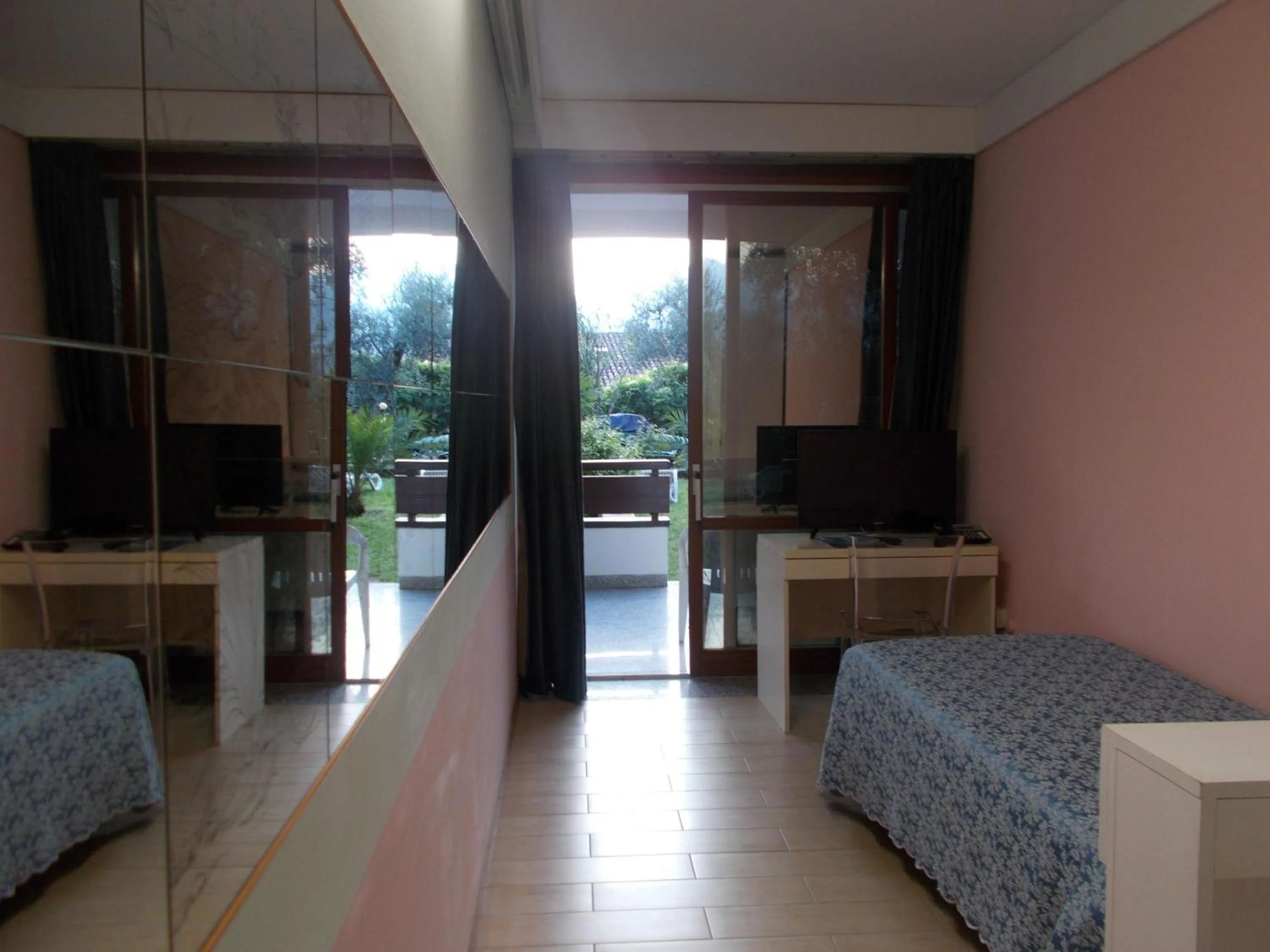 Photo of the whole room, Bed in Hotel Laura Christina