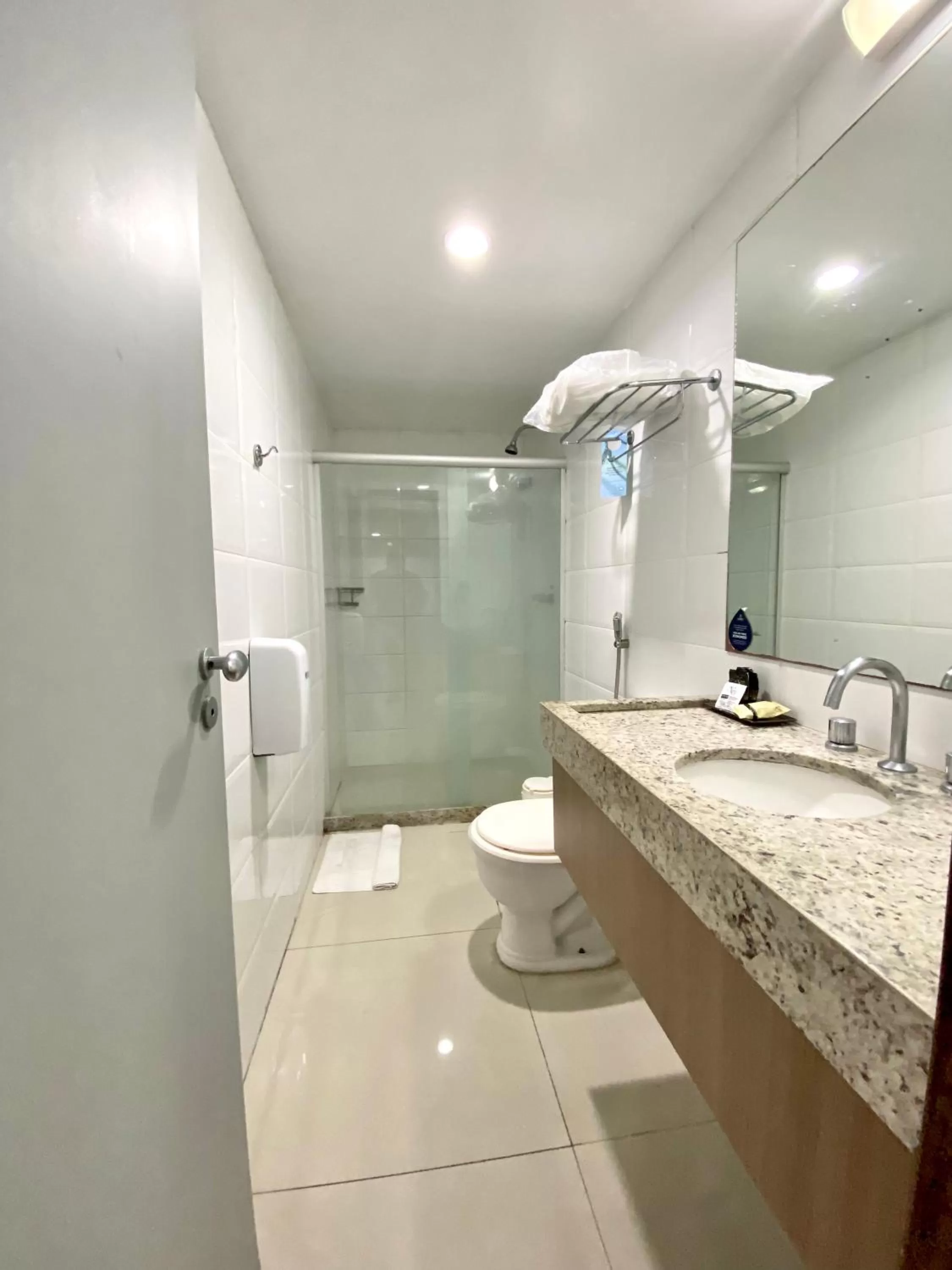 Toilet in Nobile Suítes Tambaú