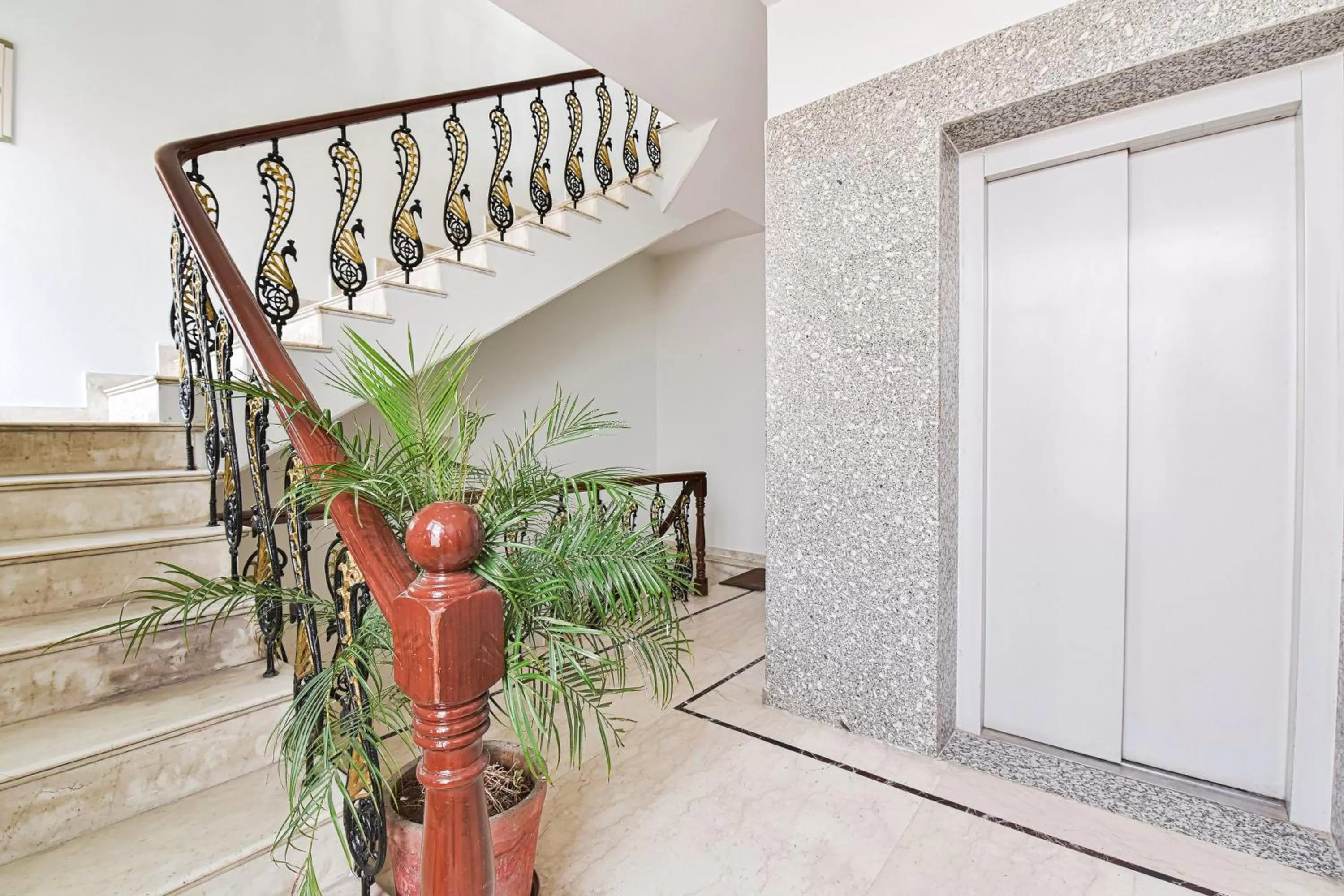 Lobby or reception in FabHotel Gitanjali