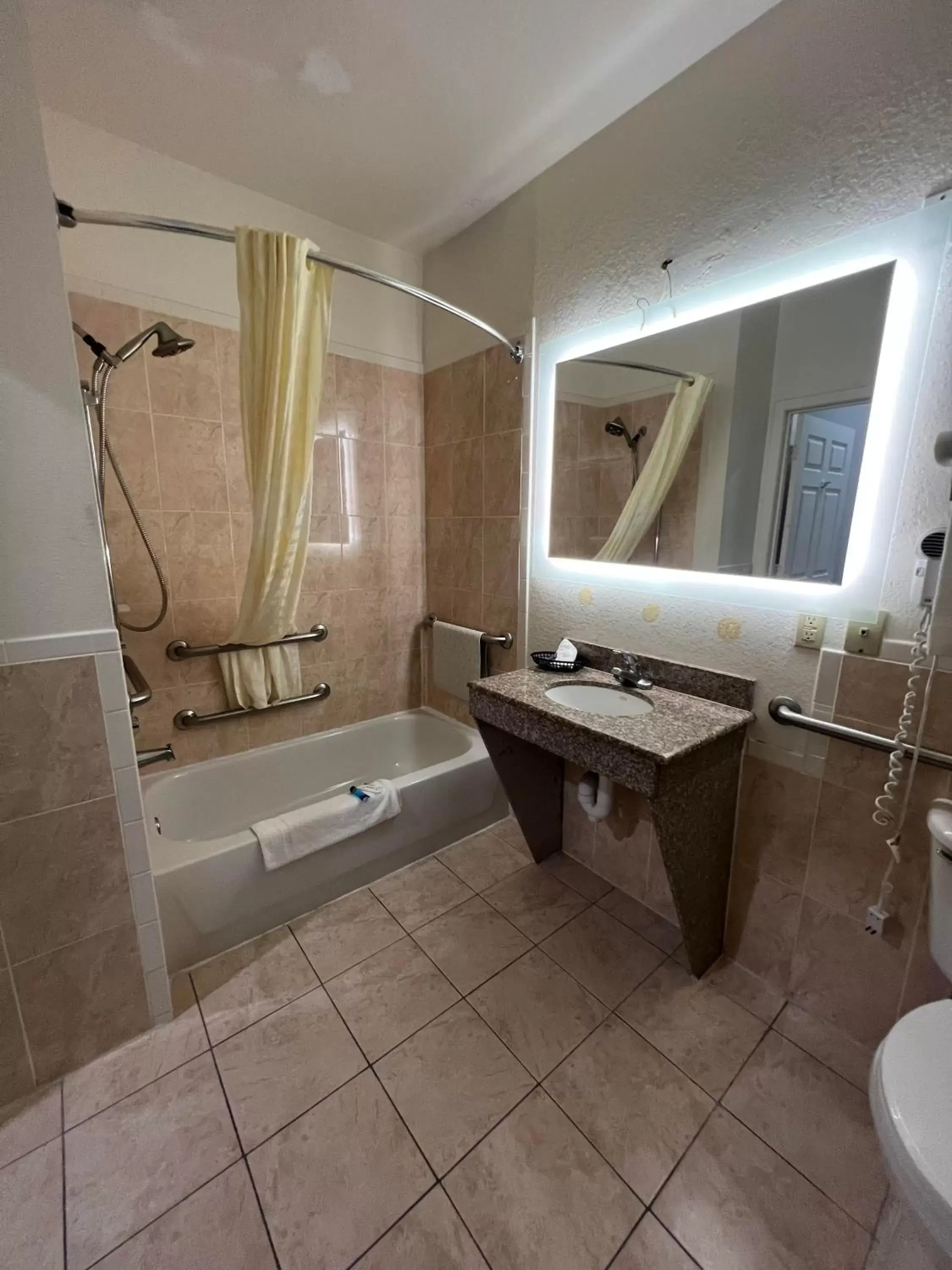 Queen Suite - Disability Access in Crystal Suites Queen Suite - Disability Access in Crystal Suites