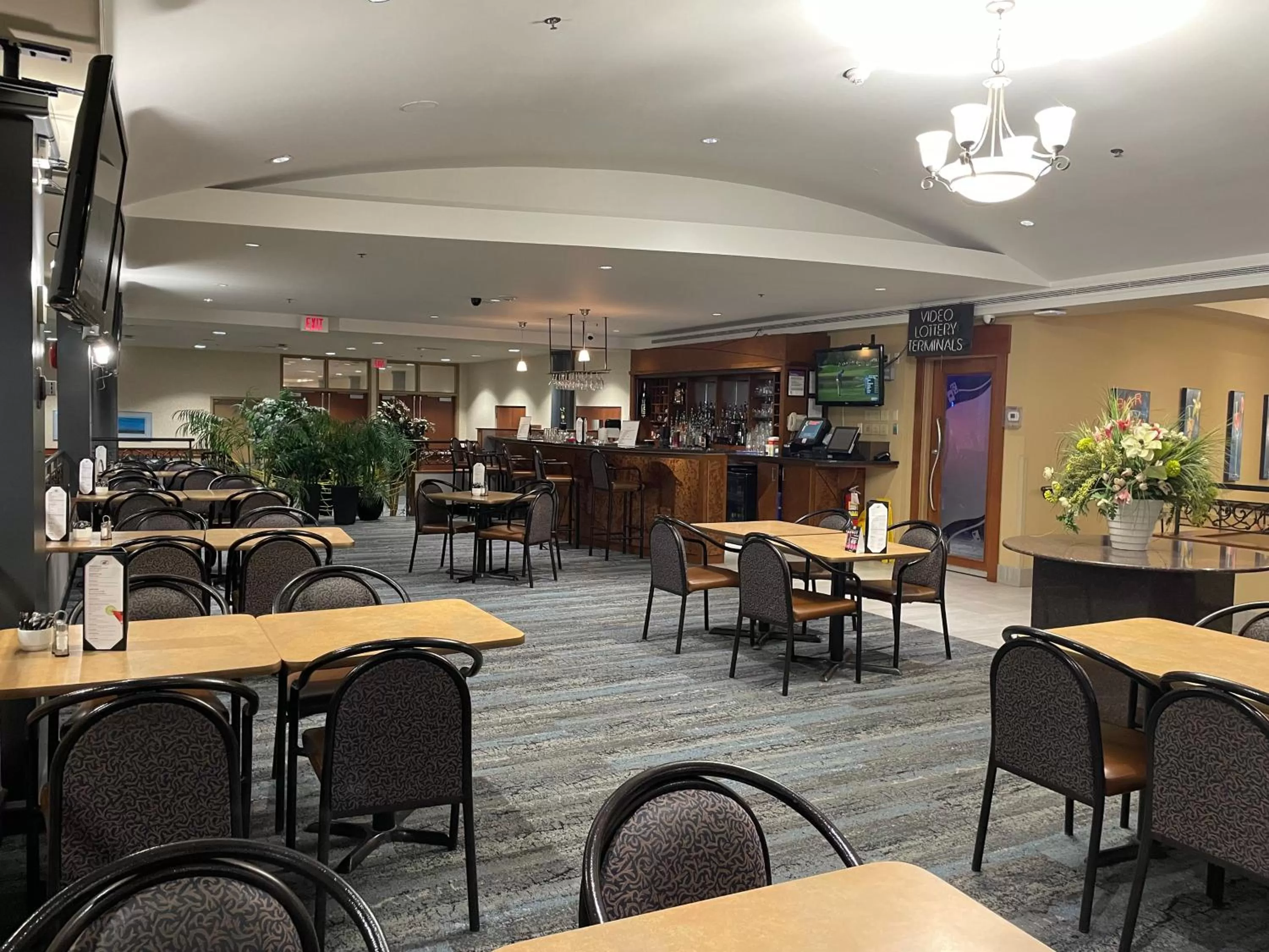 Lounge or bar in Victoria Inn Hotel and Convention Center Winnipeg