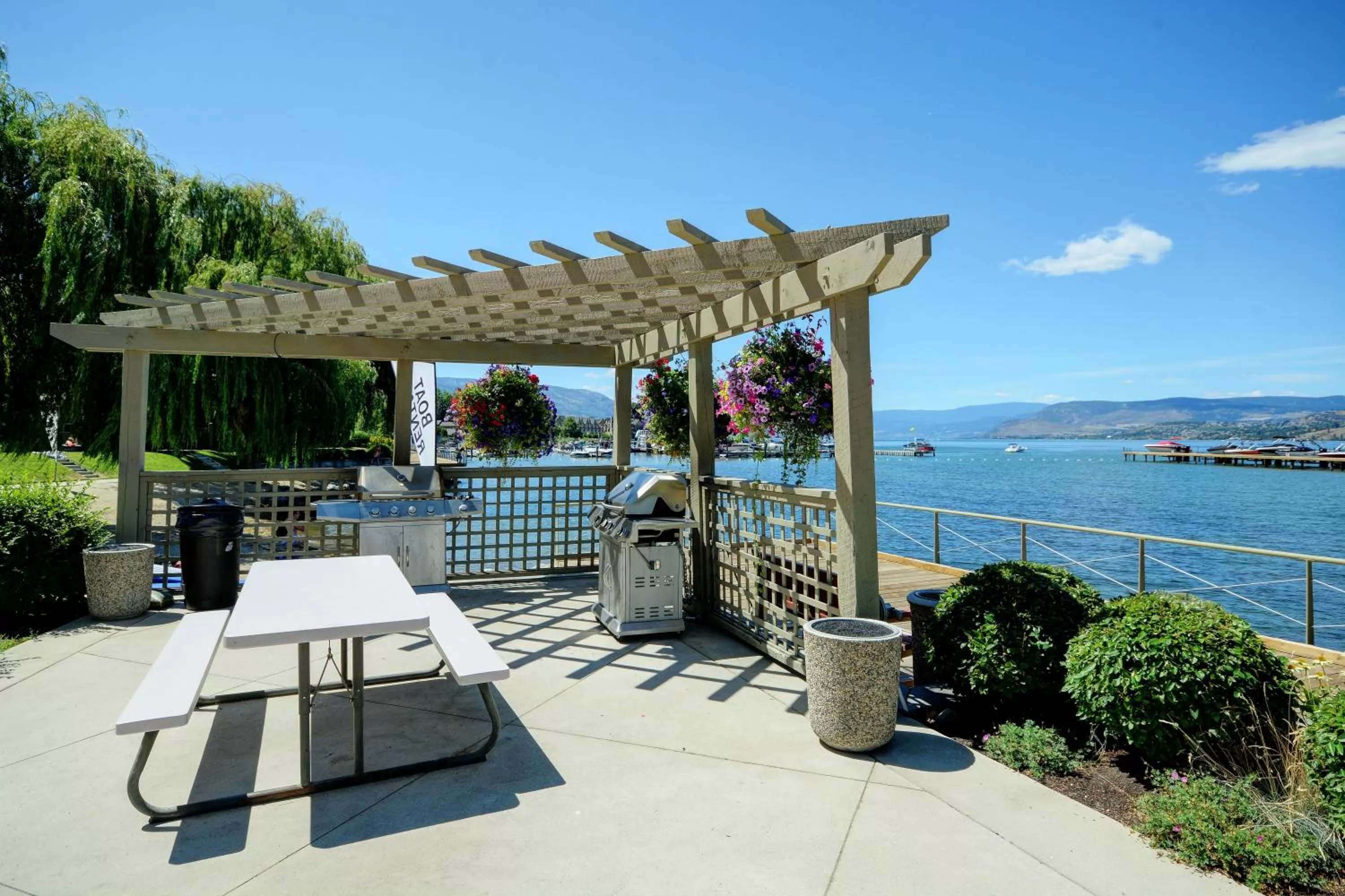 BBQ facilities in Manteo at Eldorado Resort