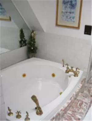 Hot Tub in Stafford House Bed & Breakfast