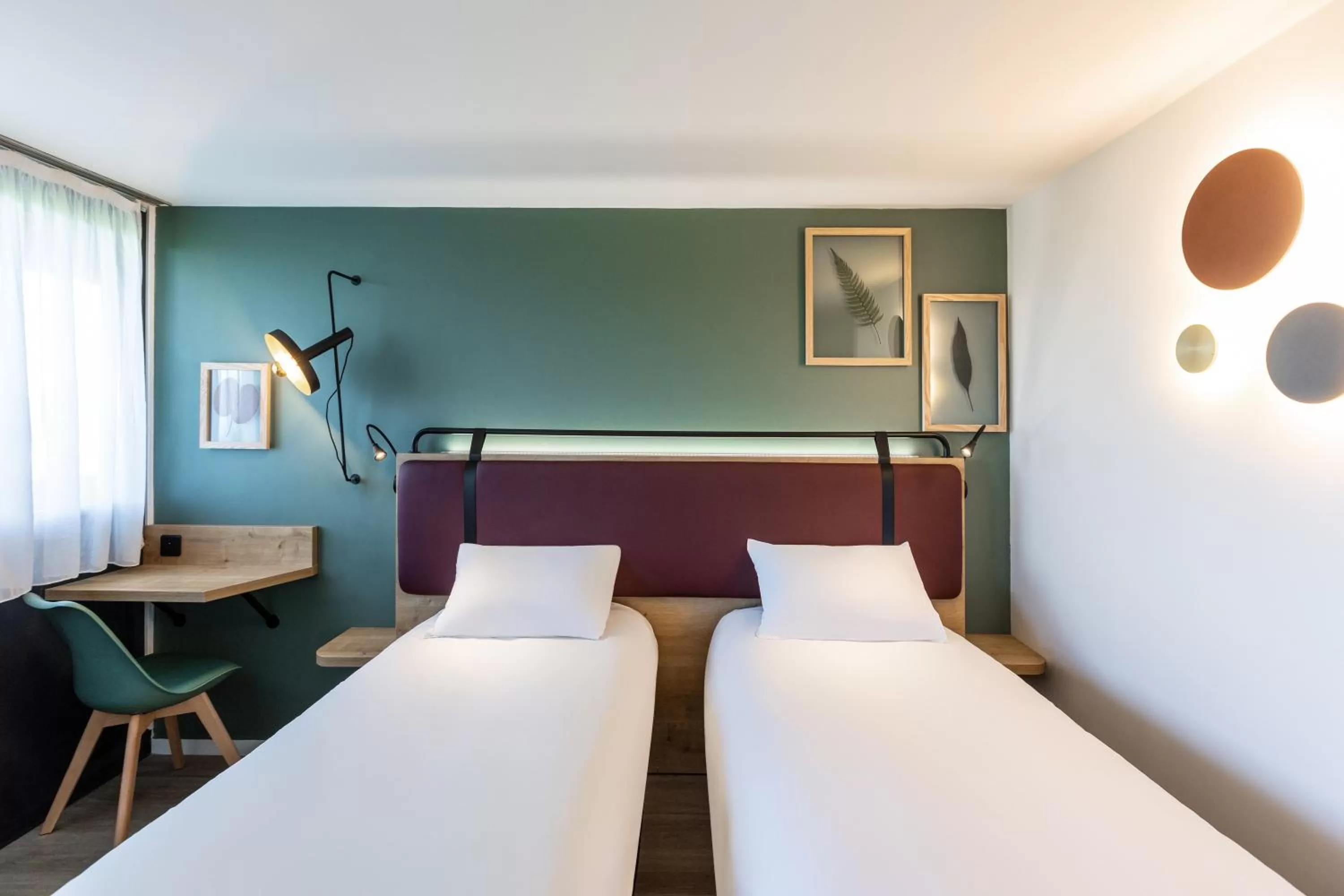 Photo of the whole room, Bed in Campanile La Rochelle Nord - Puilboreau Chagnolet