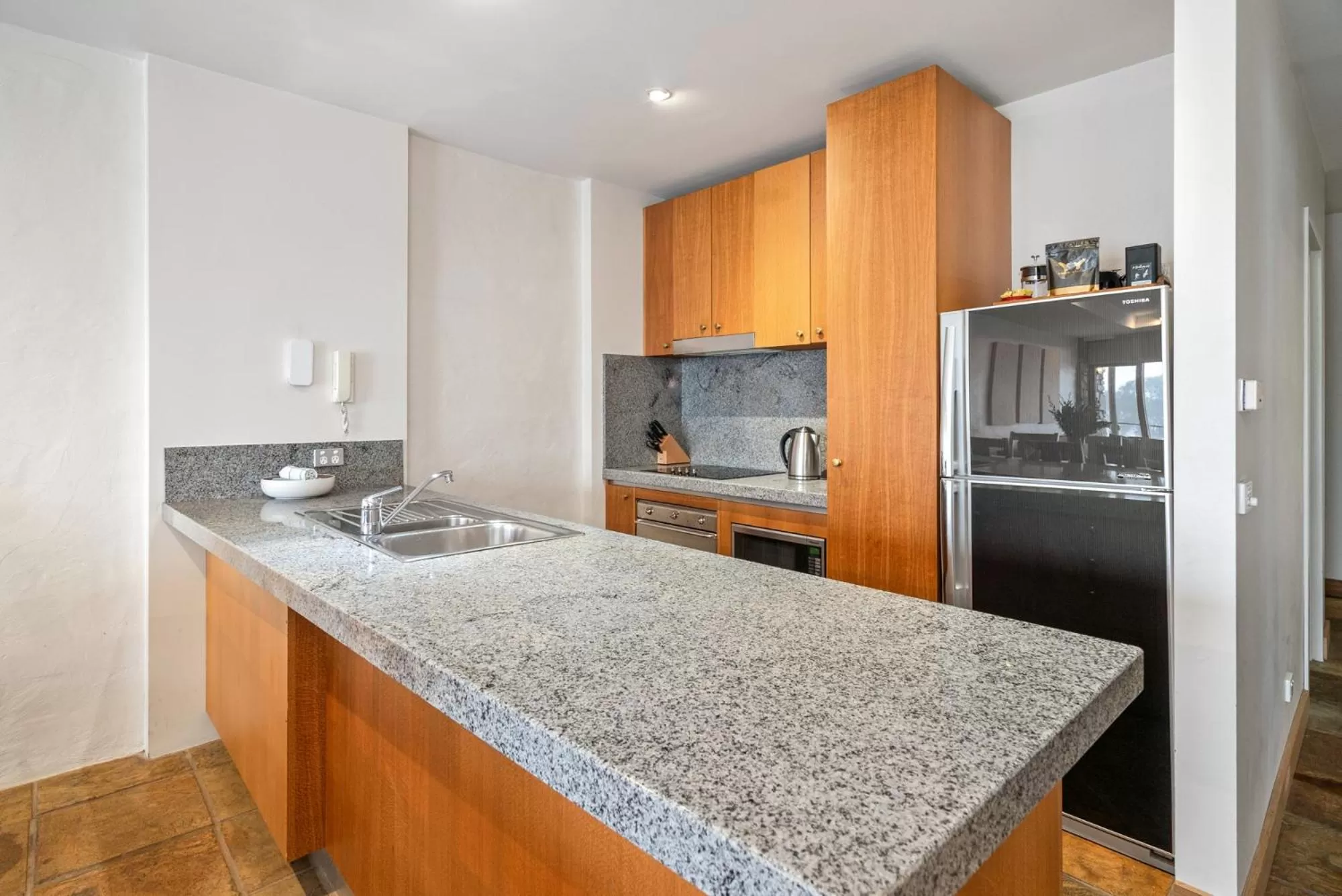 kitchen in Alpine Woodsmoke Apartments