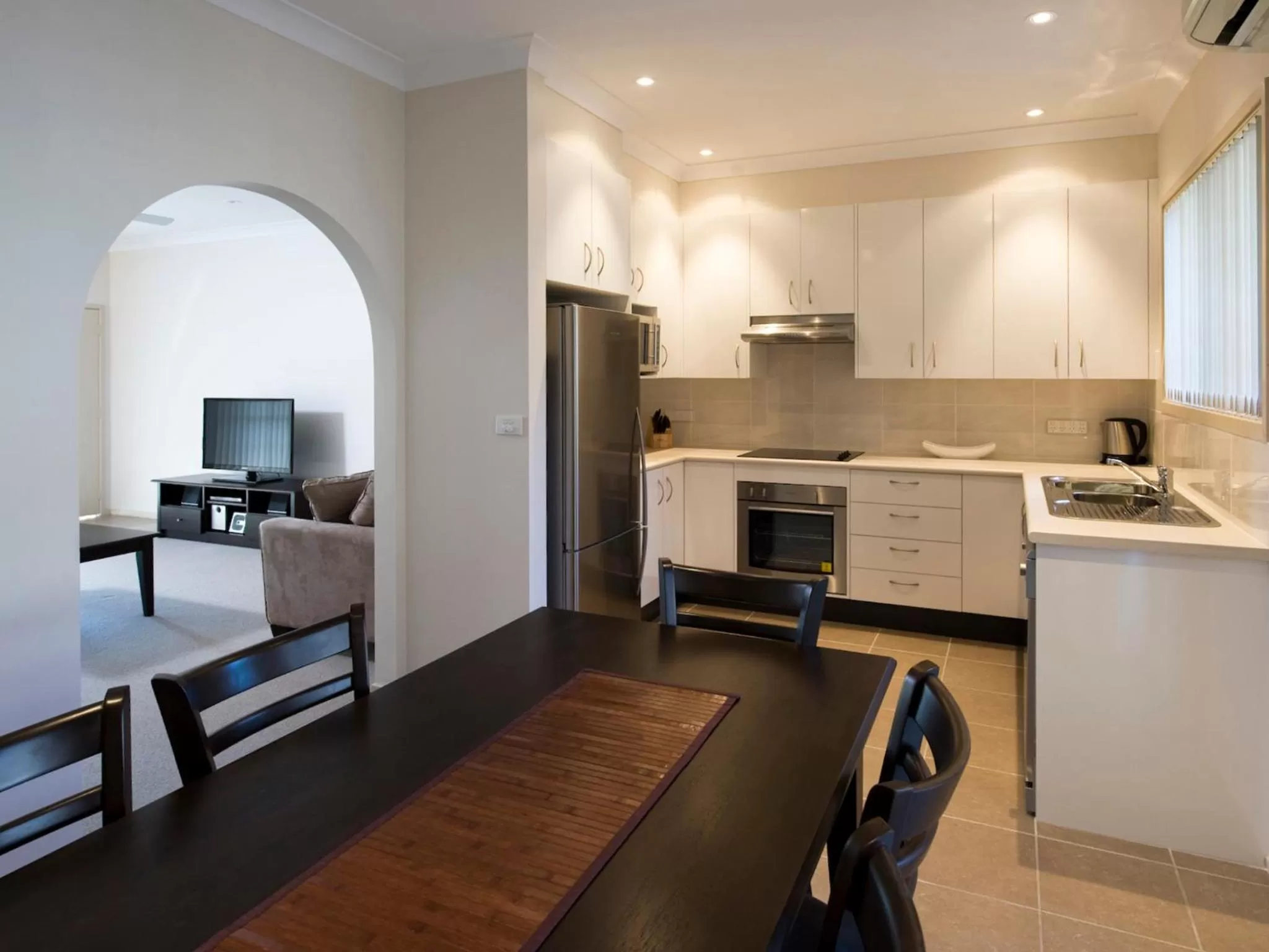 Kitchen or kitchenette in Dolphin Shores