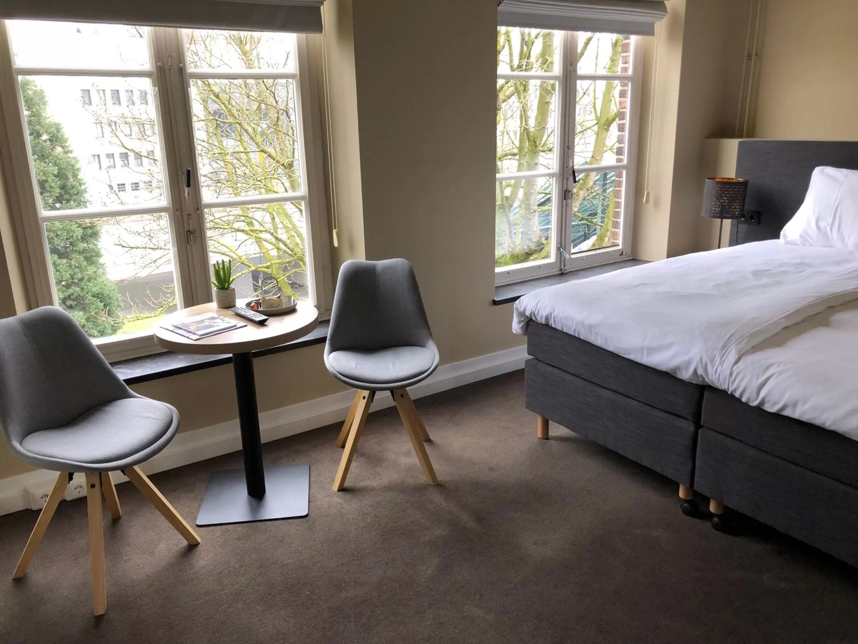 Bed in De Pastorie Bed & Breakfast