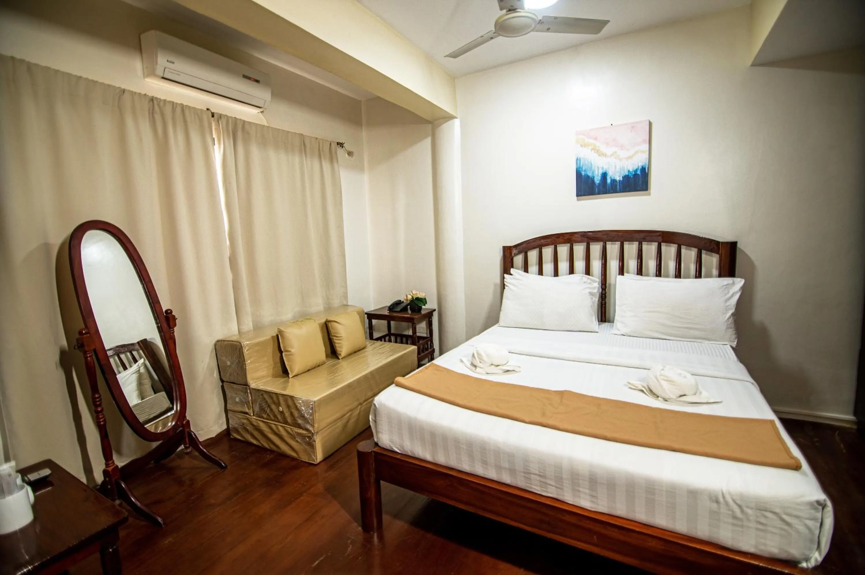 Bedroom in Kiwi Hotel