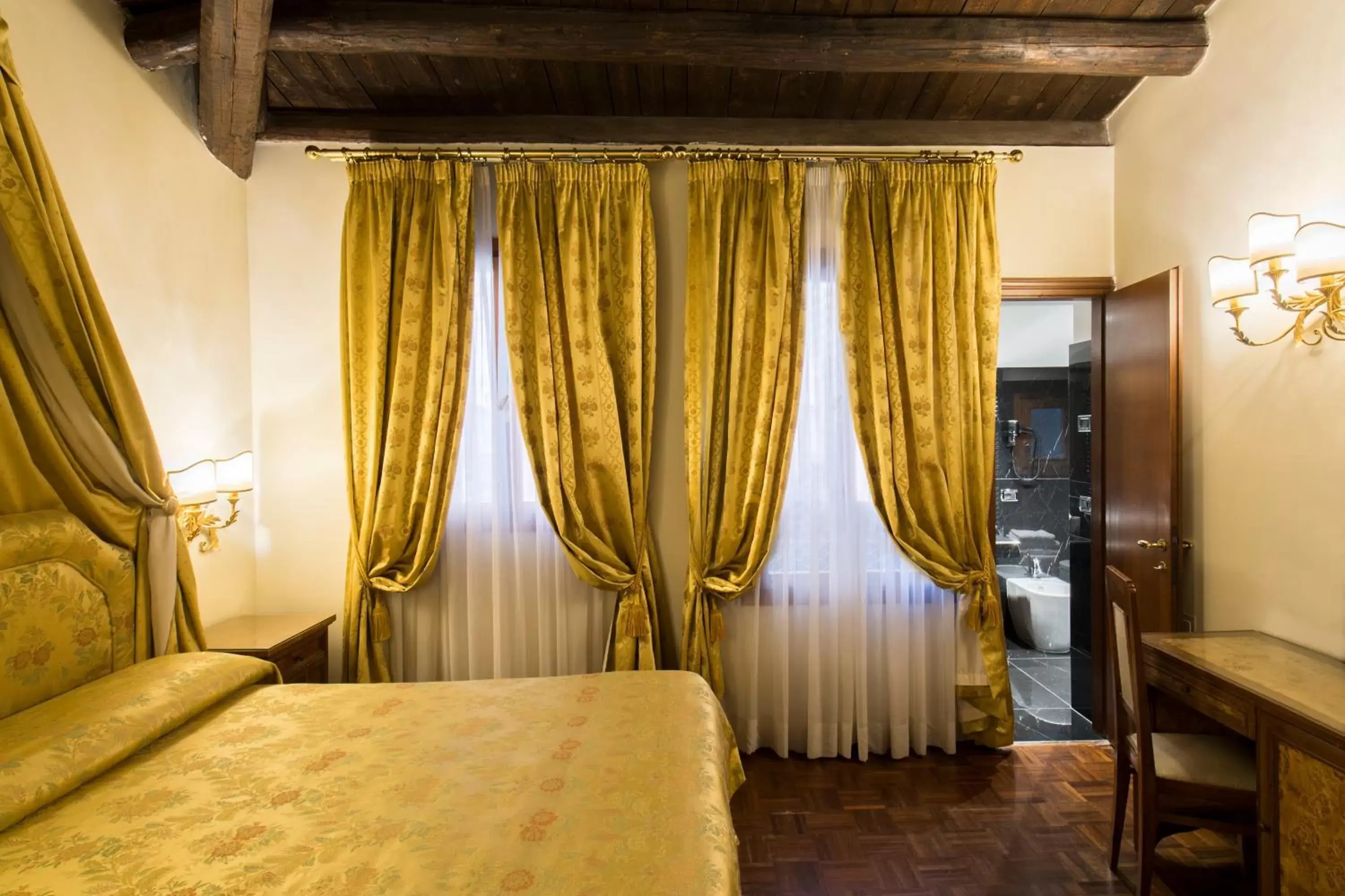Classic Double or Twin Room in Hotel Campiello Classic Double or Twin Room in Hotel Campiello