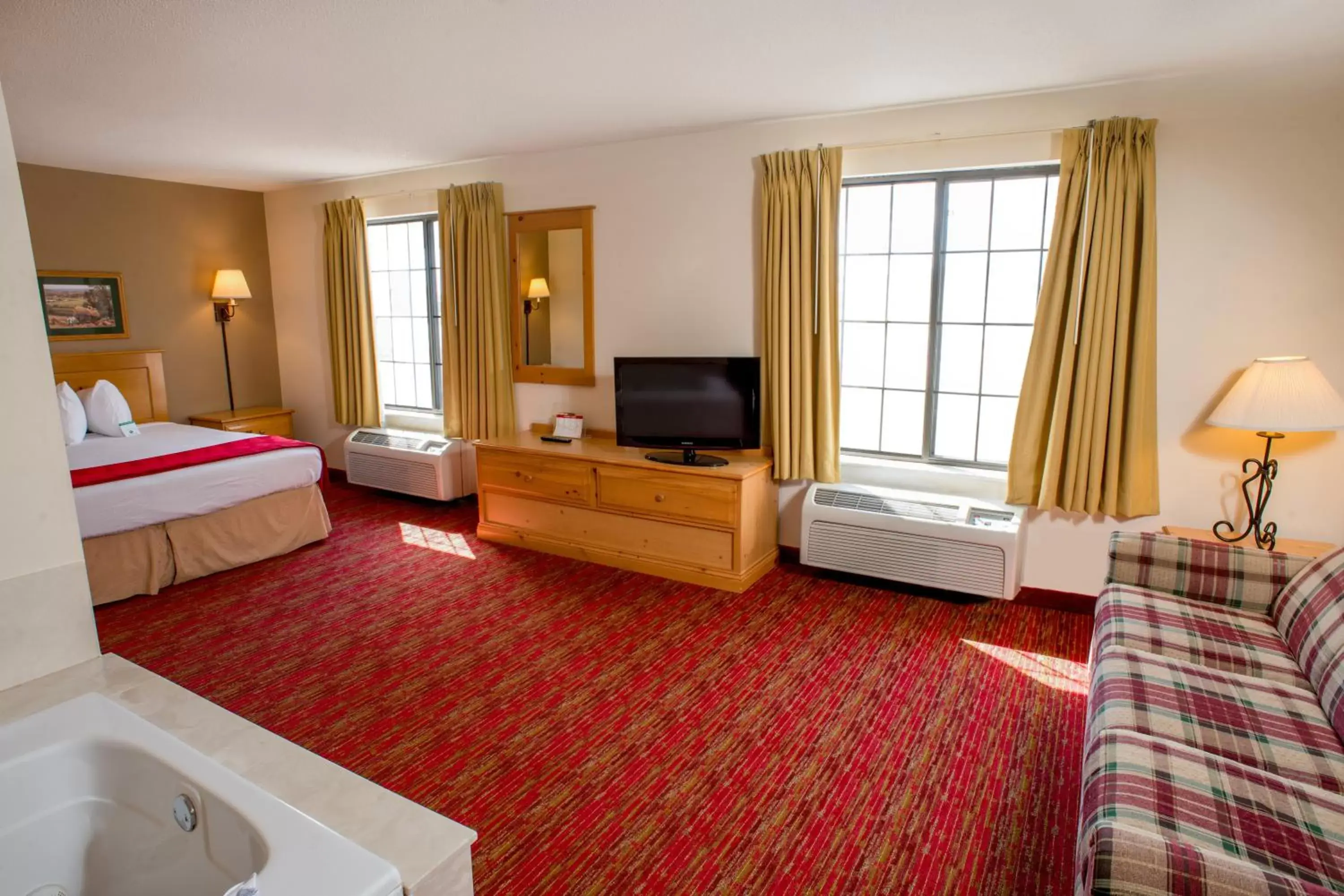 King Suite with Spa Bath in Summerset Hotel and Suites Rapid City West King Suite with Spa Bath in Summerset Hotel and Suites Rapid City West