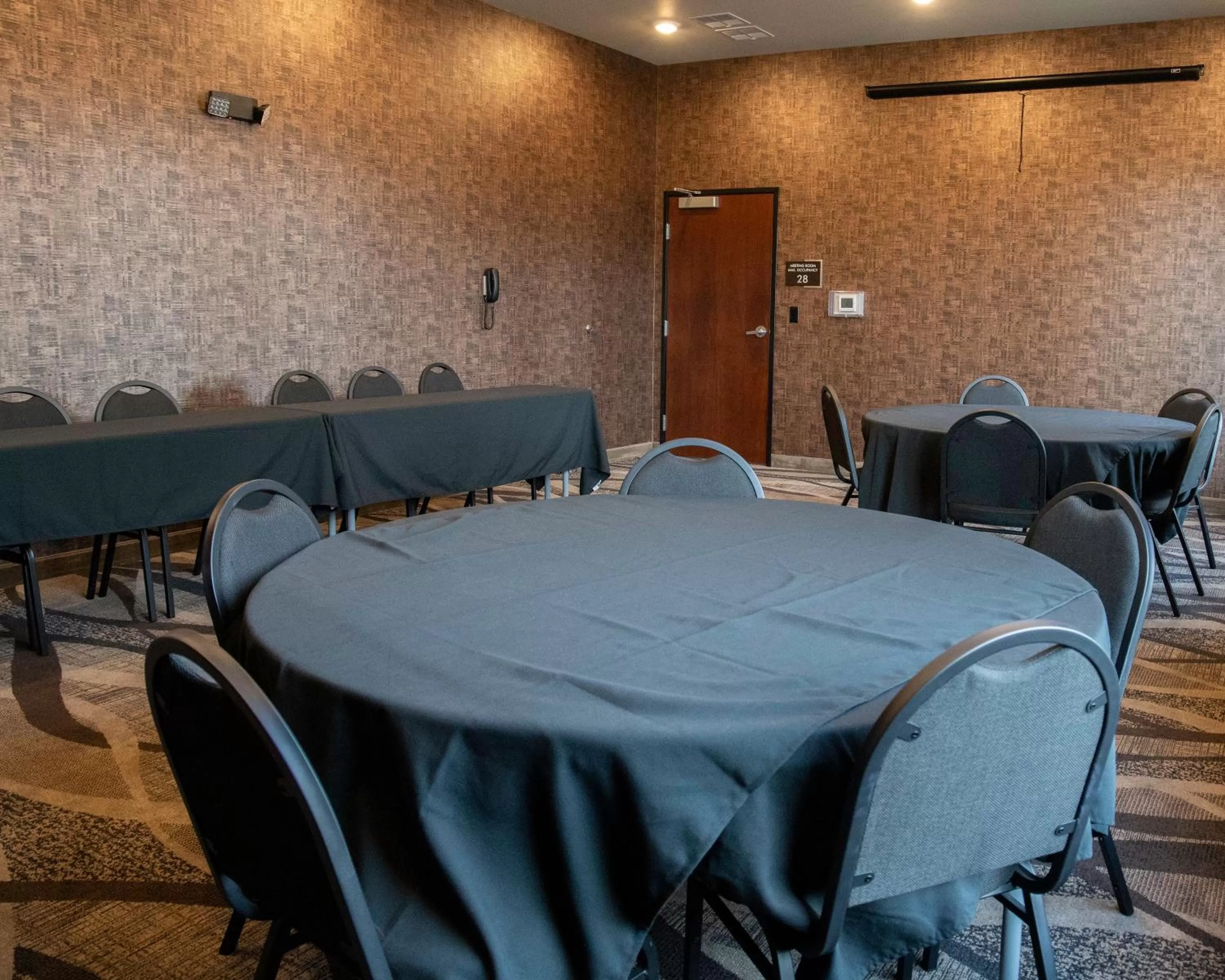 Meeting/conference room in Cobblestone Hotel & Suites - Two Rivers