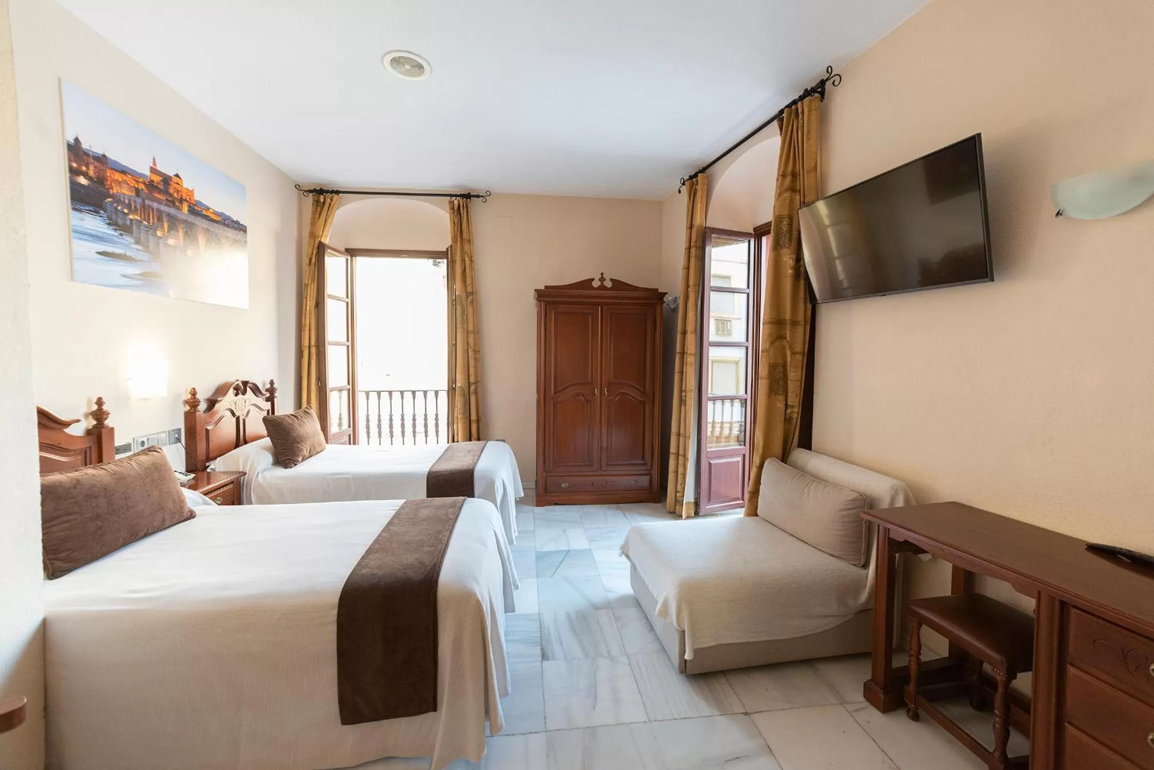 Photo of the whole room, Bed in Hotel Casa Museo de la Mezquita