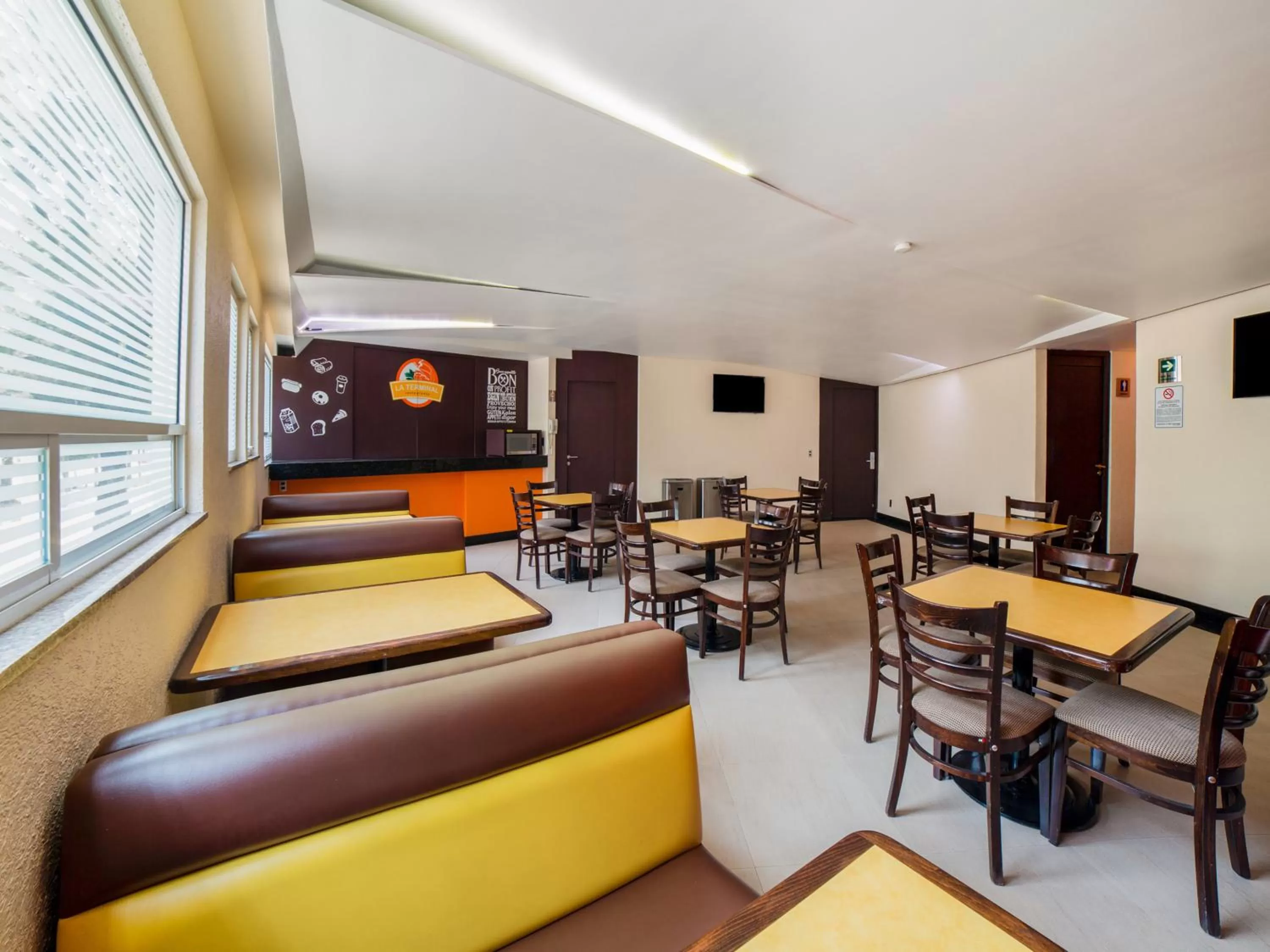 Restaurant/places to eat in Hotel Via La Villa