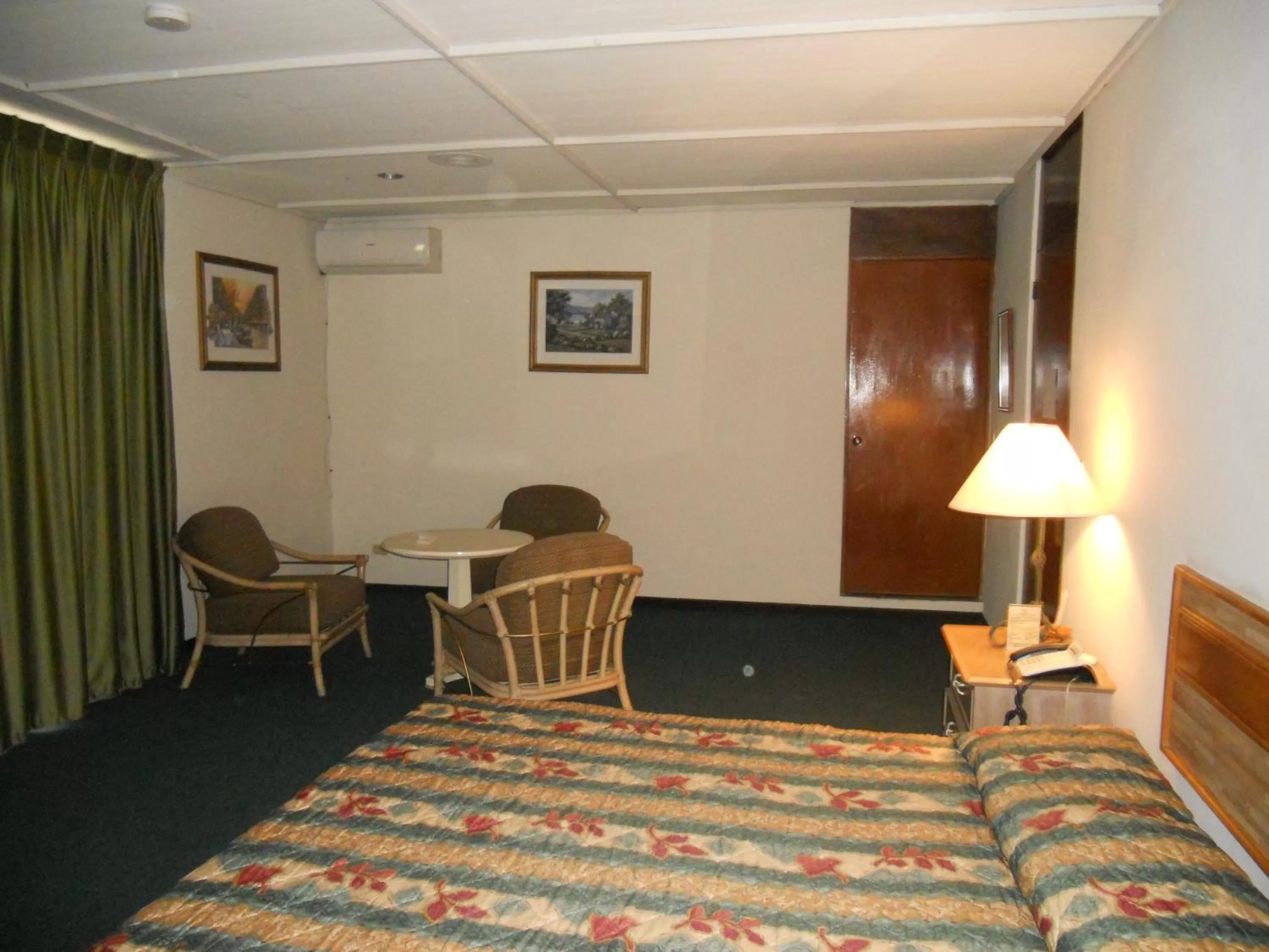 Photo of the whole room, Bed in Hotel Mediterraneo Plaza