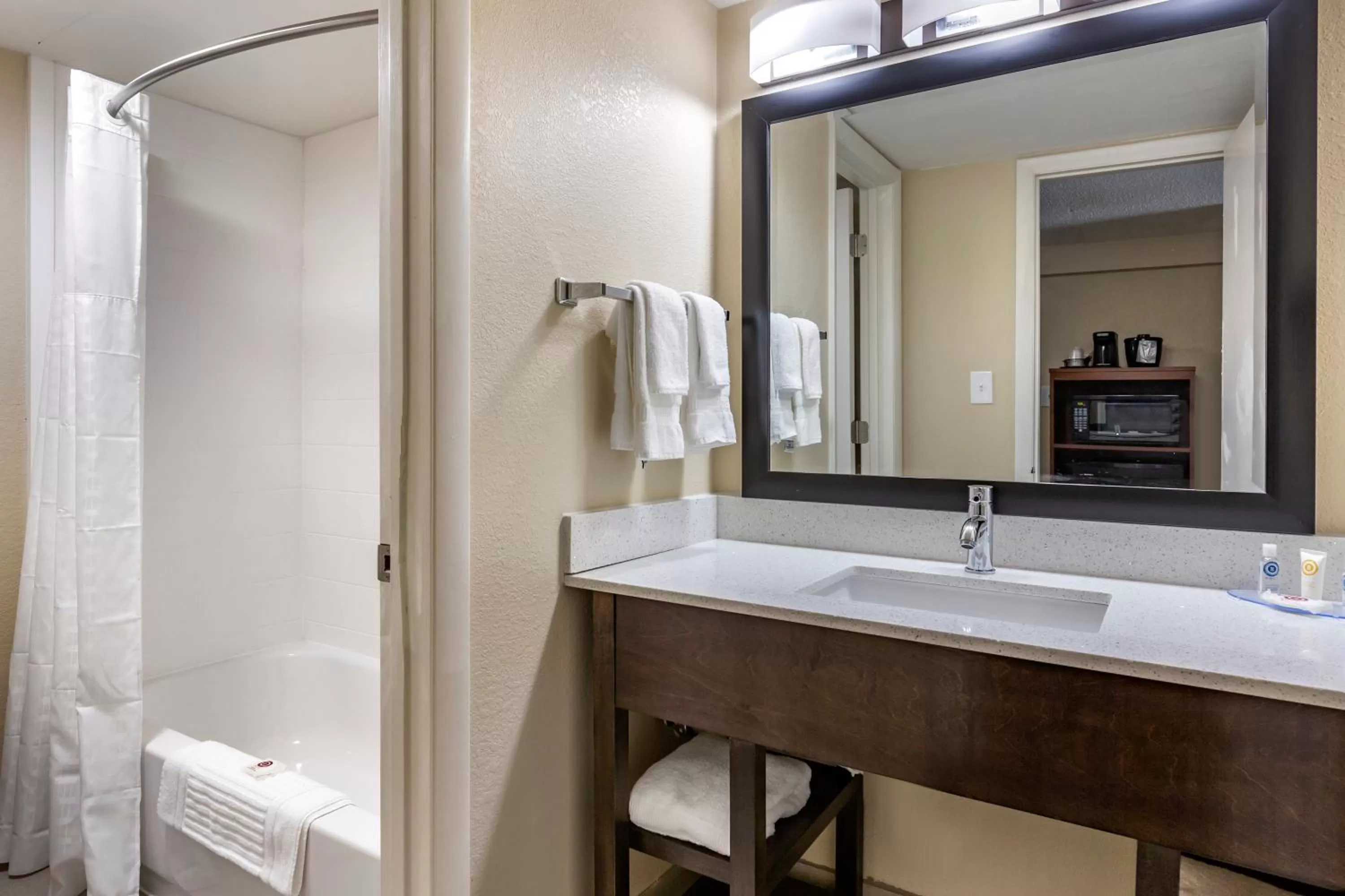 Bathroom in Comfort Inn & Suites Spring Lake - Fayetteville near Fort Bragg