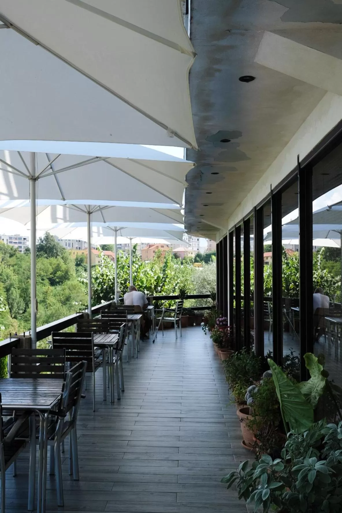 Restaurant/Places to Eat in Hotel Vila Bruci