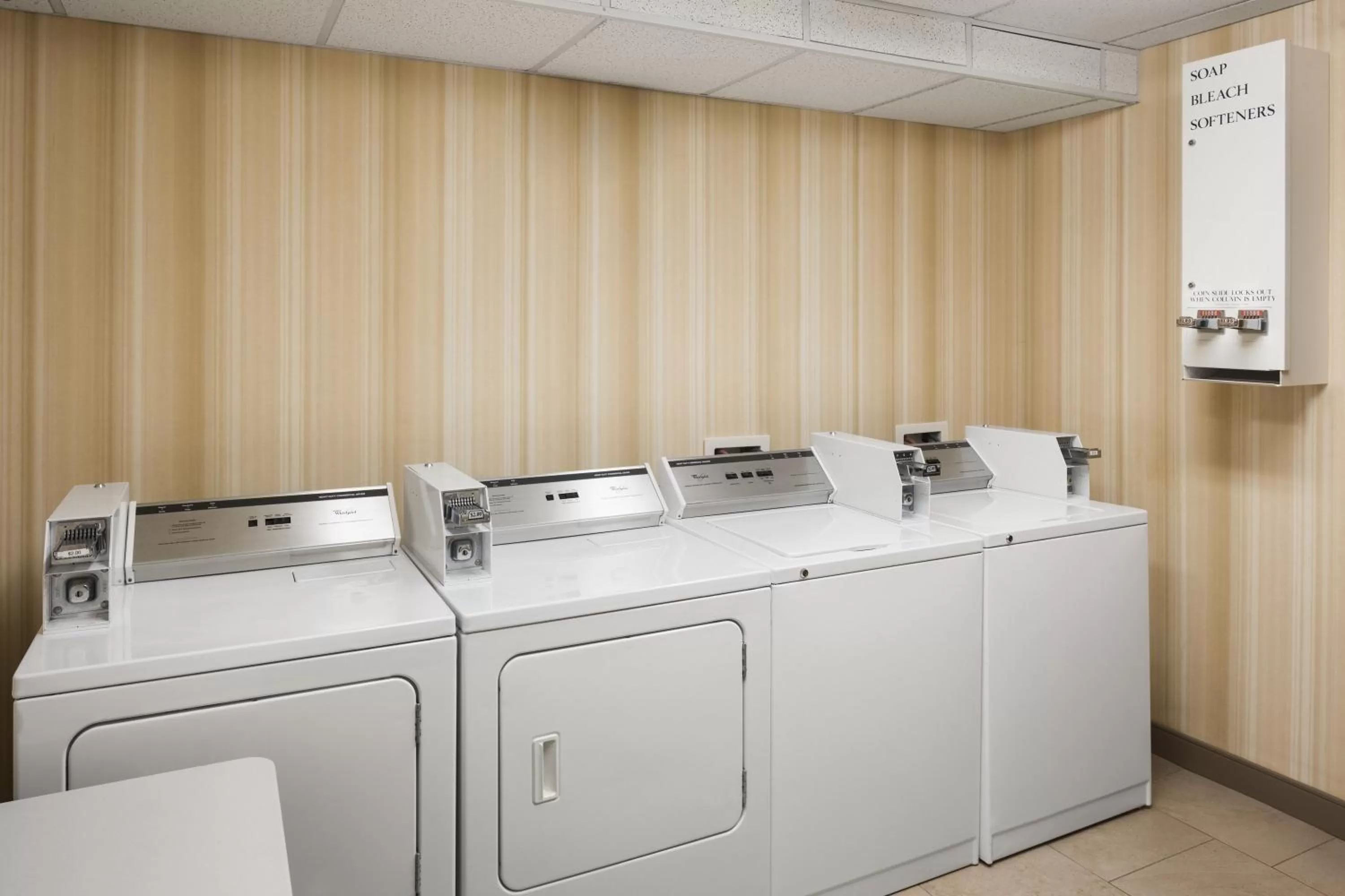 Area and facilities in Country Inn & Suites by Radisson, Rossford - Toledo South