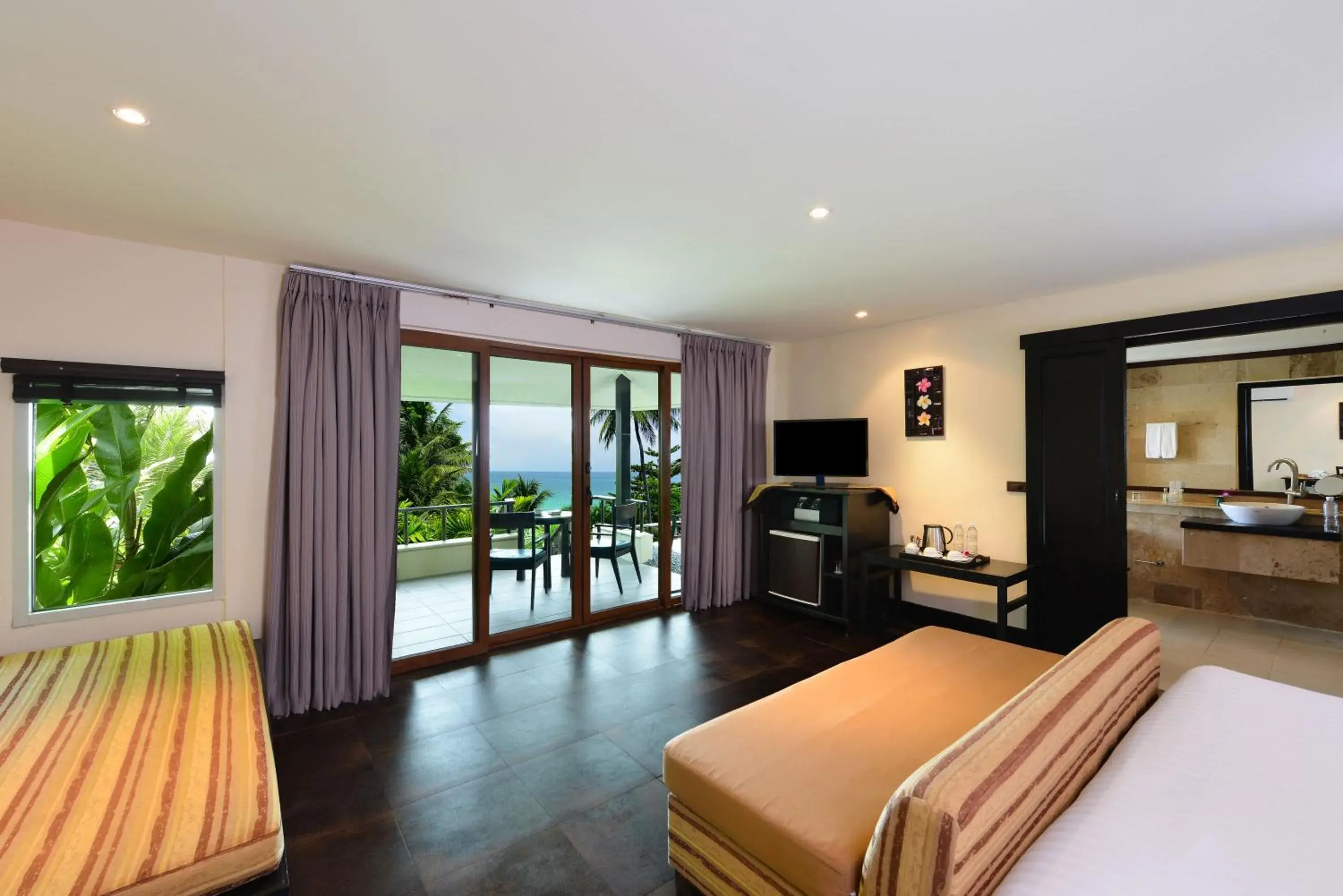 Deluxe Double or Twin Room with Sea View in Andaman White Beach Resort - SHA Plus Deluxe Double or Twin Room with Sea View in Andaman White Beach Resort - SHA Plus