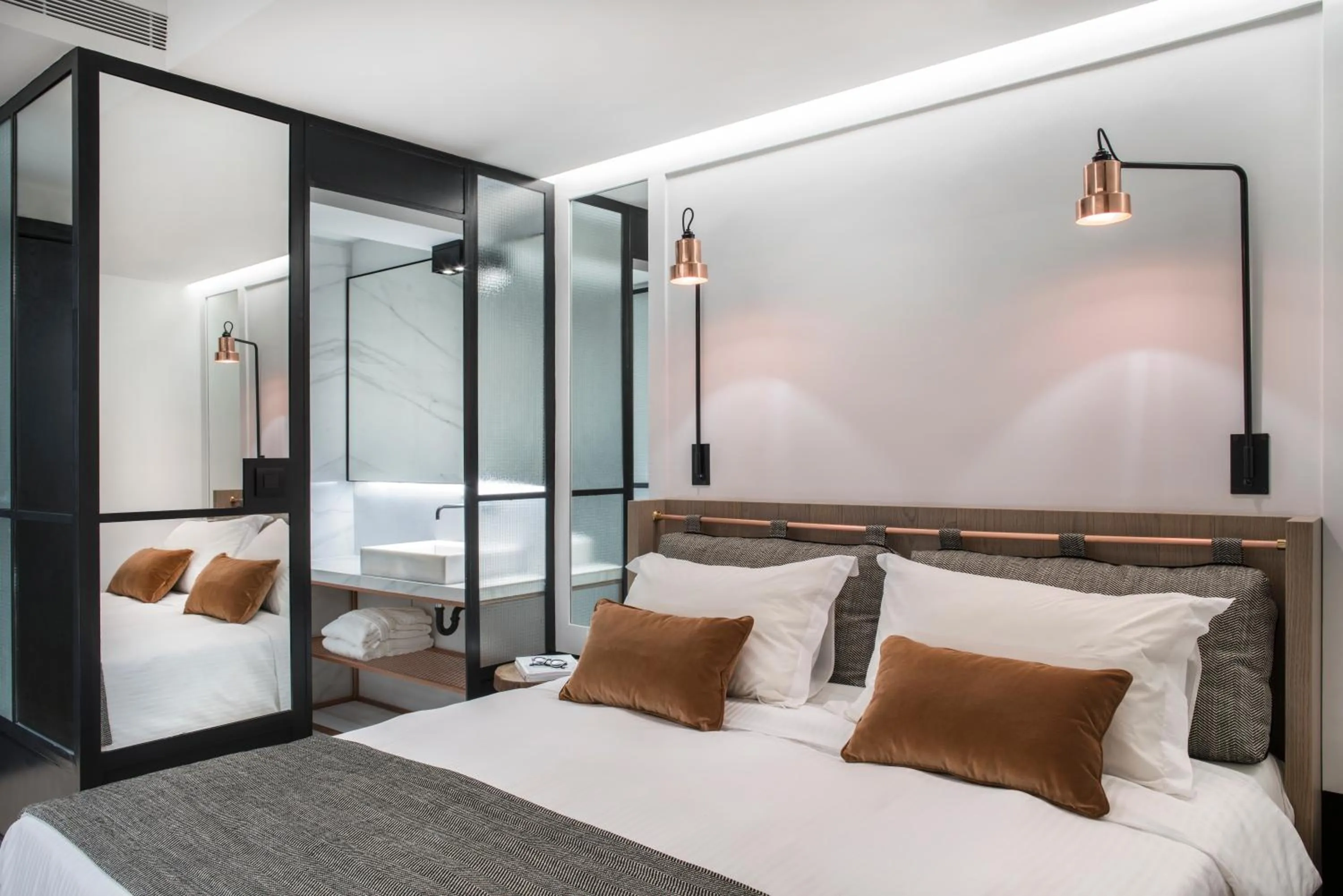 Bedroom, Bed in Niki Athens Hotel