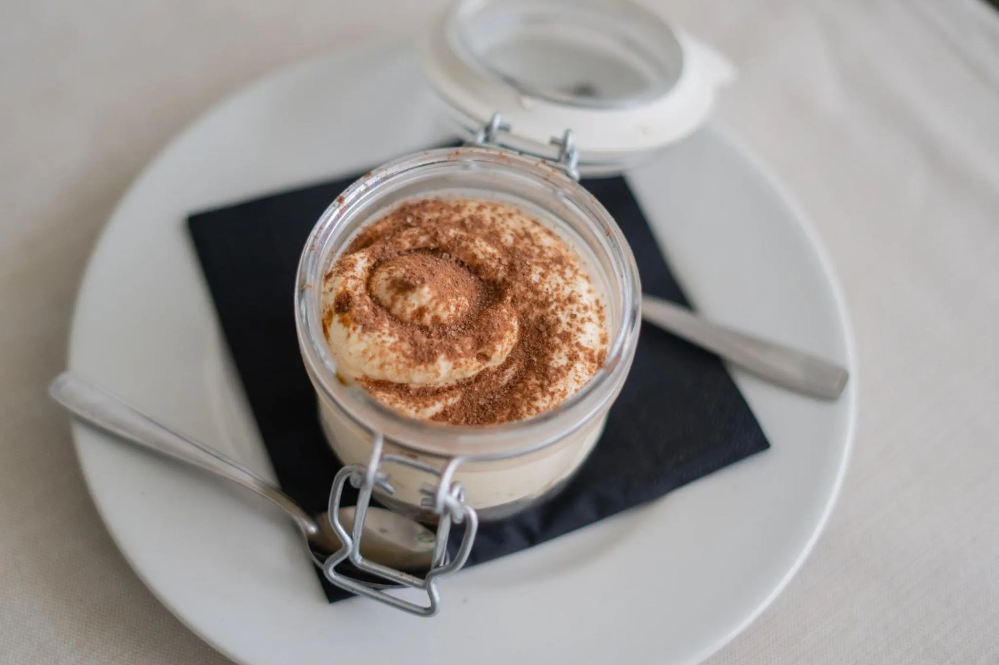 Restaurant/places to eat in Plana Resort & SPA