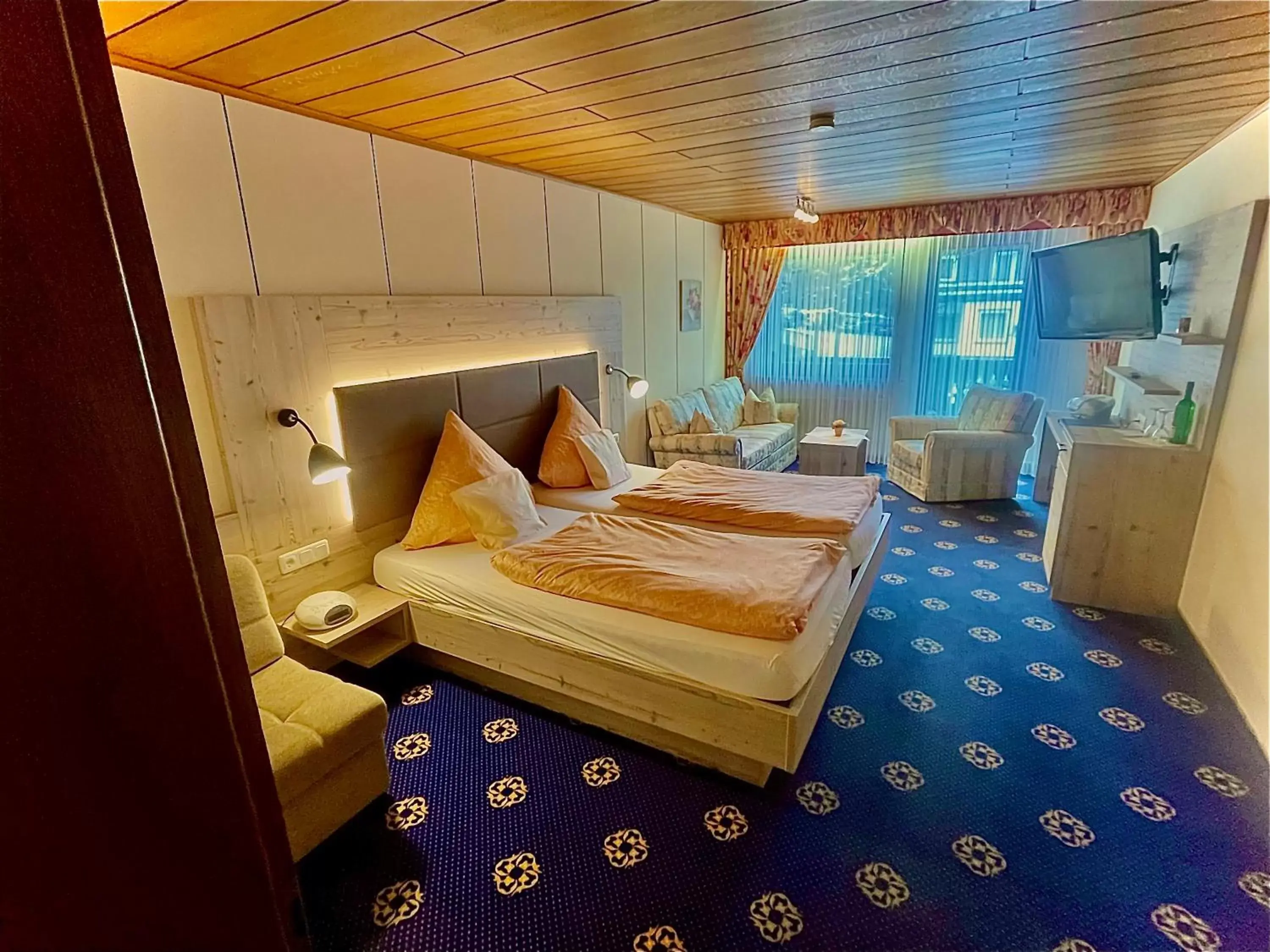 Deluxe Double Room with Balcony - single occupancy in Sporthotel Göbel Garni Deluxe Double Room with Balcony - single occupancy in Sporthotel Göbel Garni