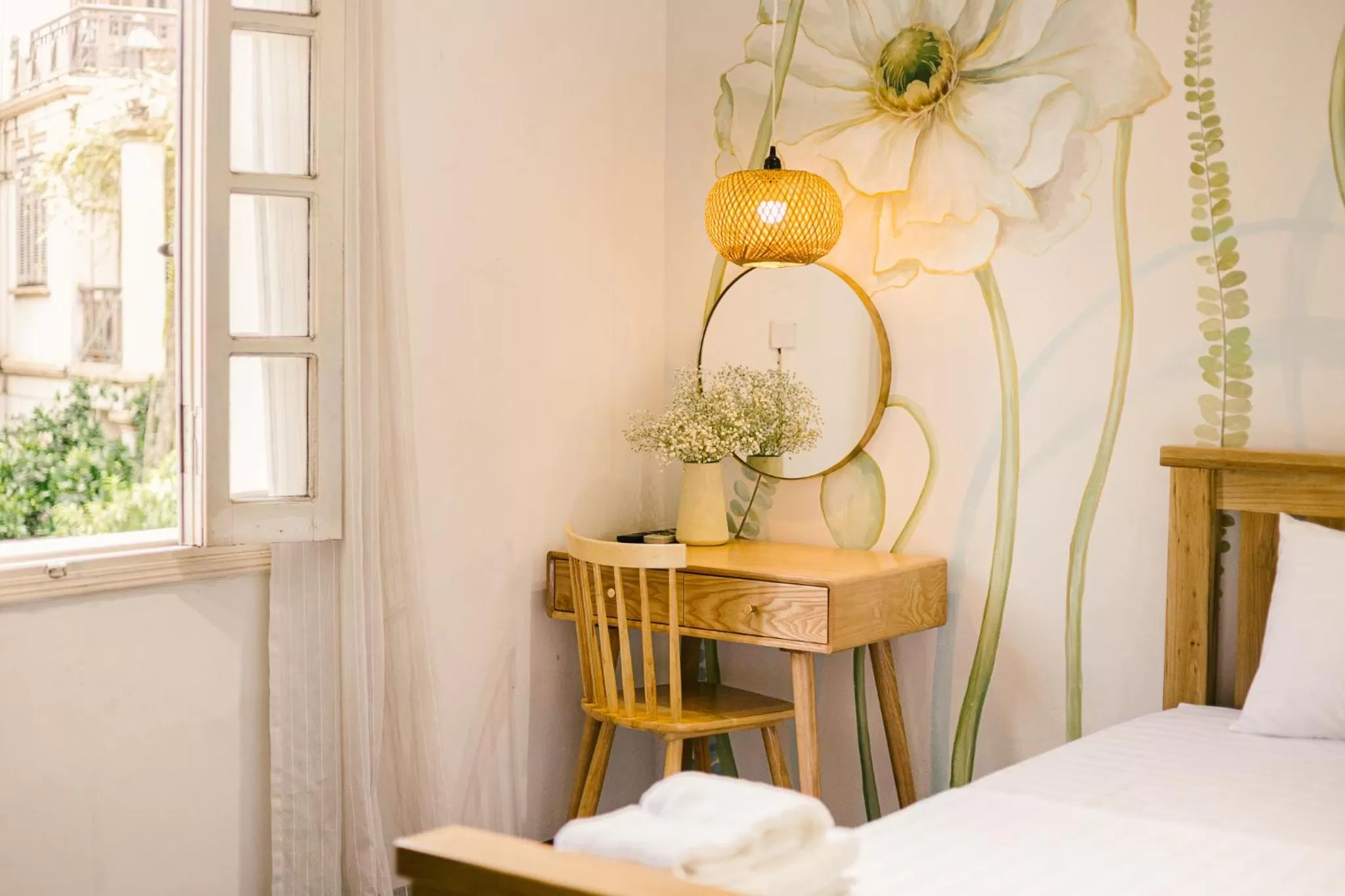 Seating area, Bed in Eden Westlake Hotel