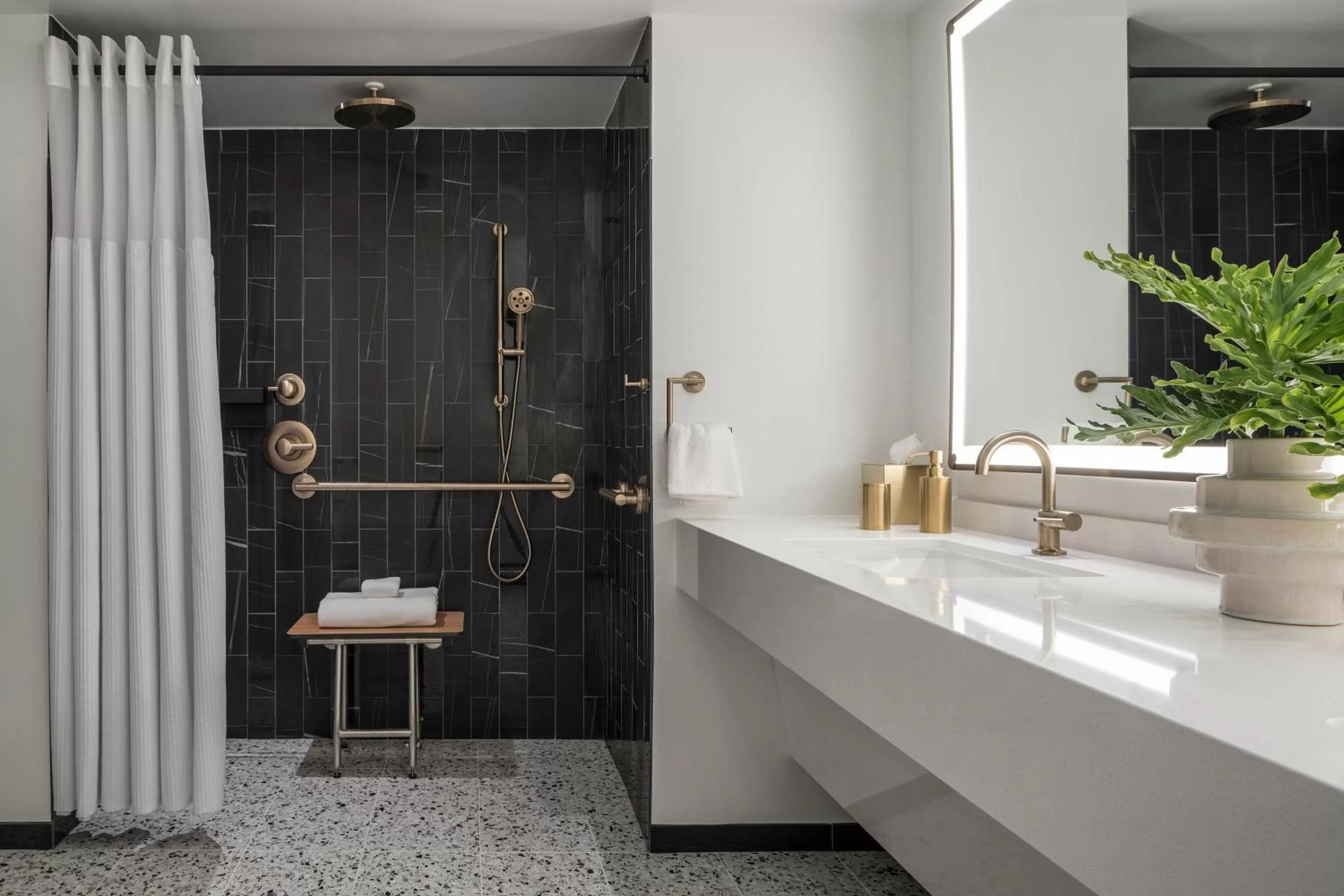 Shower in PGA National Resort