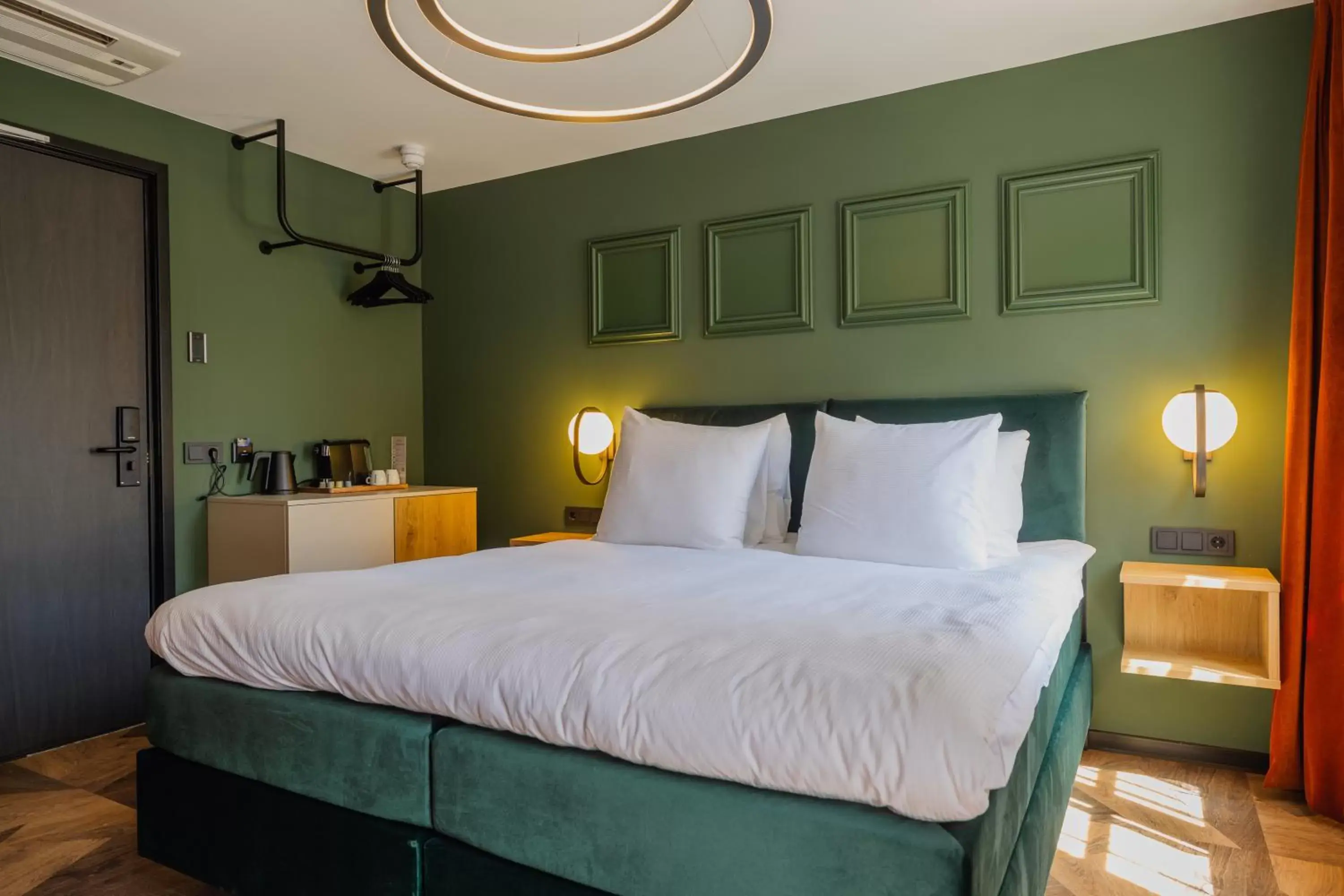 Deluxe Room in Hotel St Joris I Kloeg Collection Deluxe Room in Hotel St Joris I Kloeg Collection