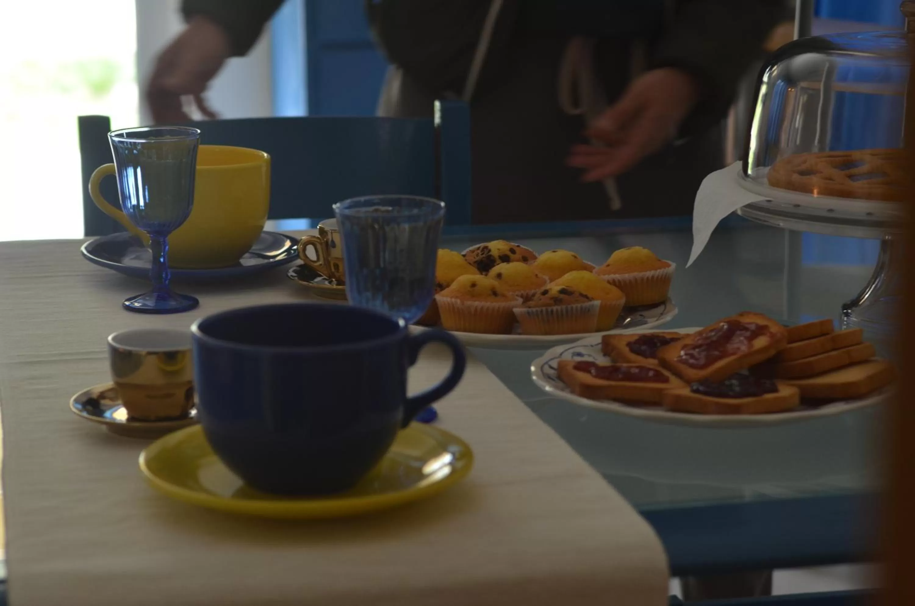 Breakfast in B&B Villa Mediterranea with parking space