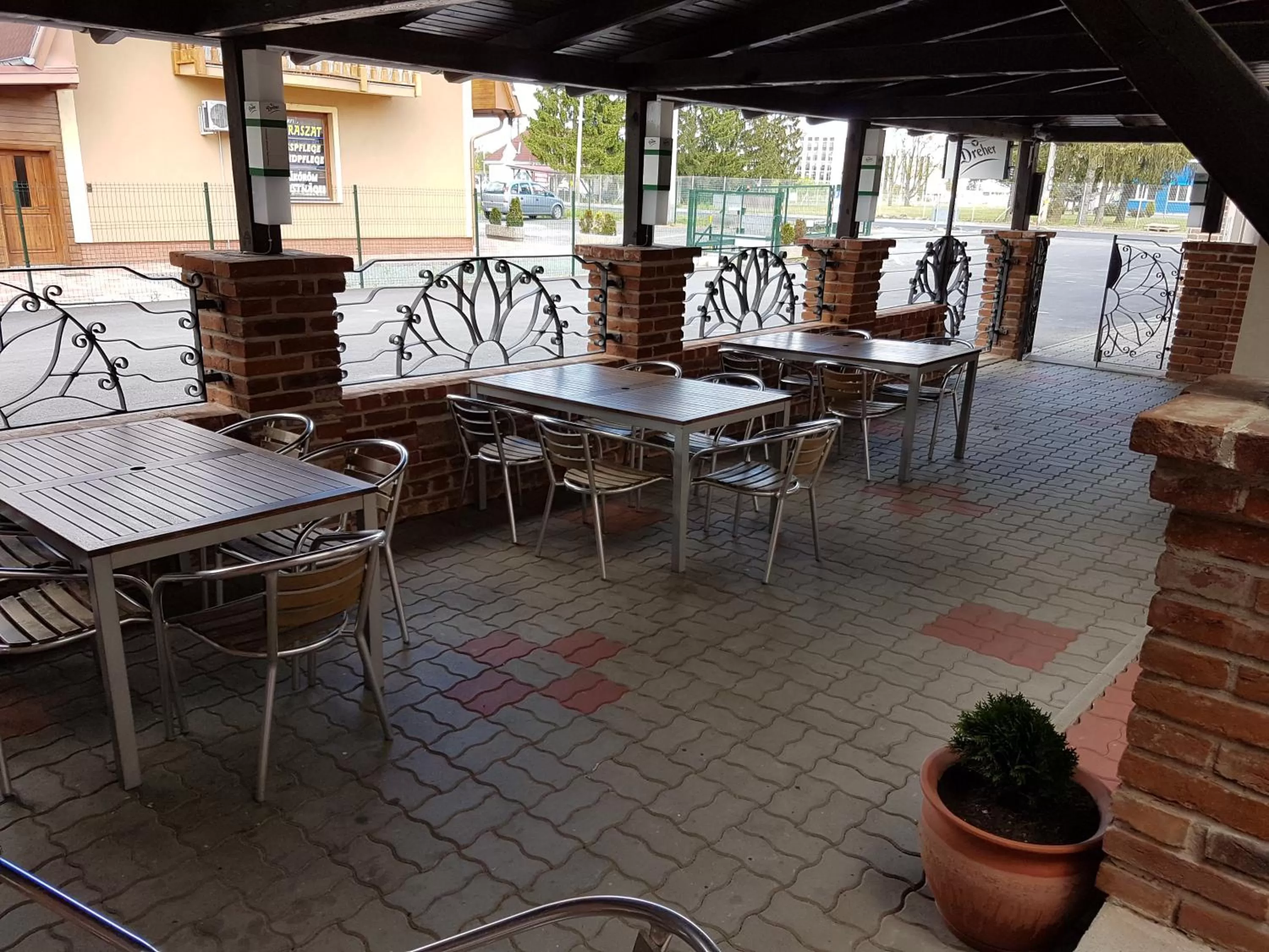 Restaurant/Places to Eat in Andante Pension & Restaurant