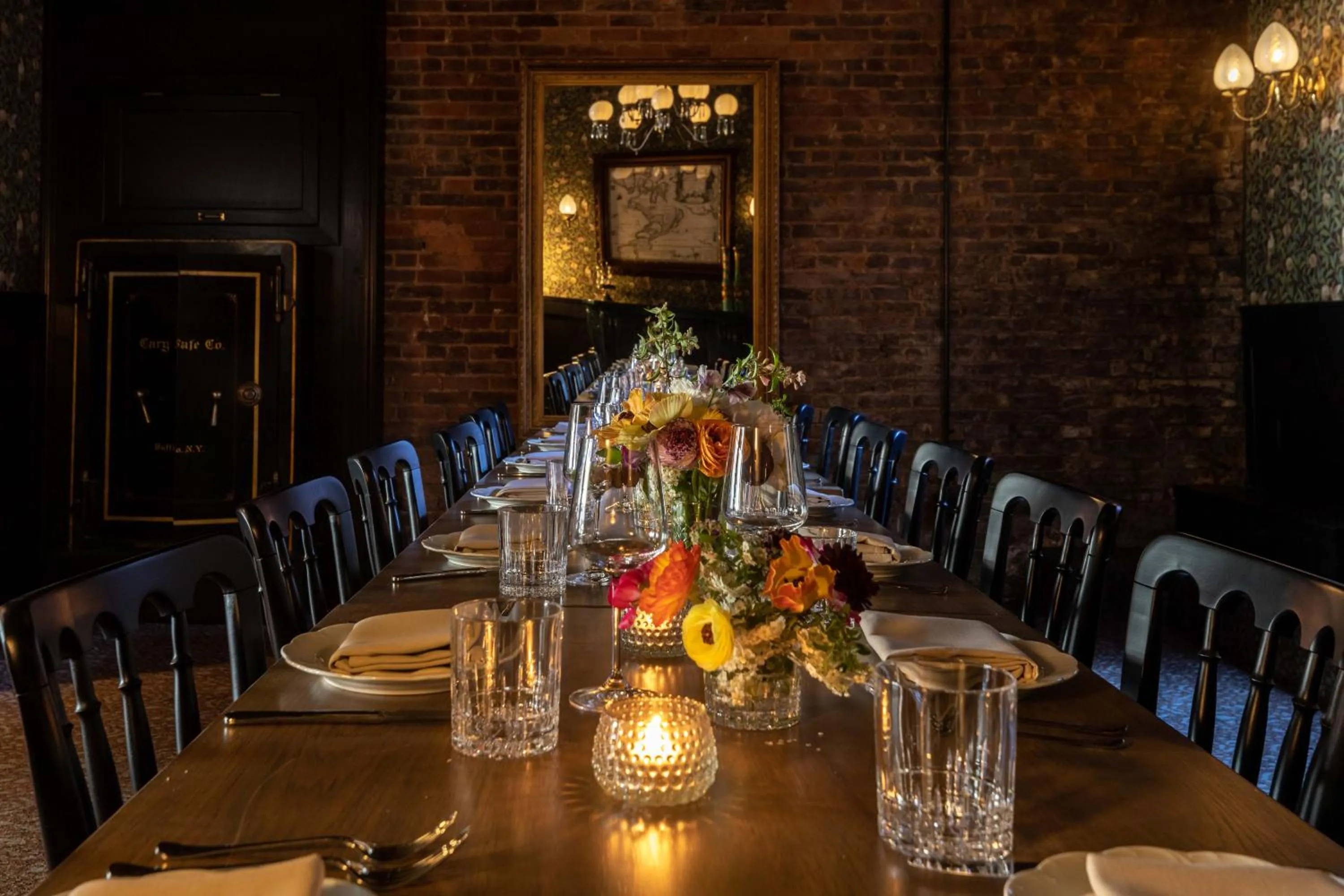 Restaurant/places to eat in National Exchange Hotel