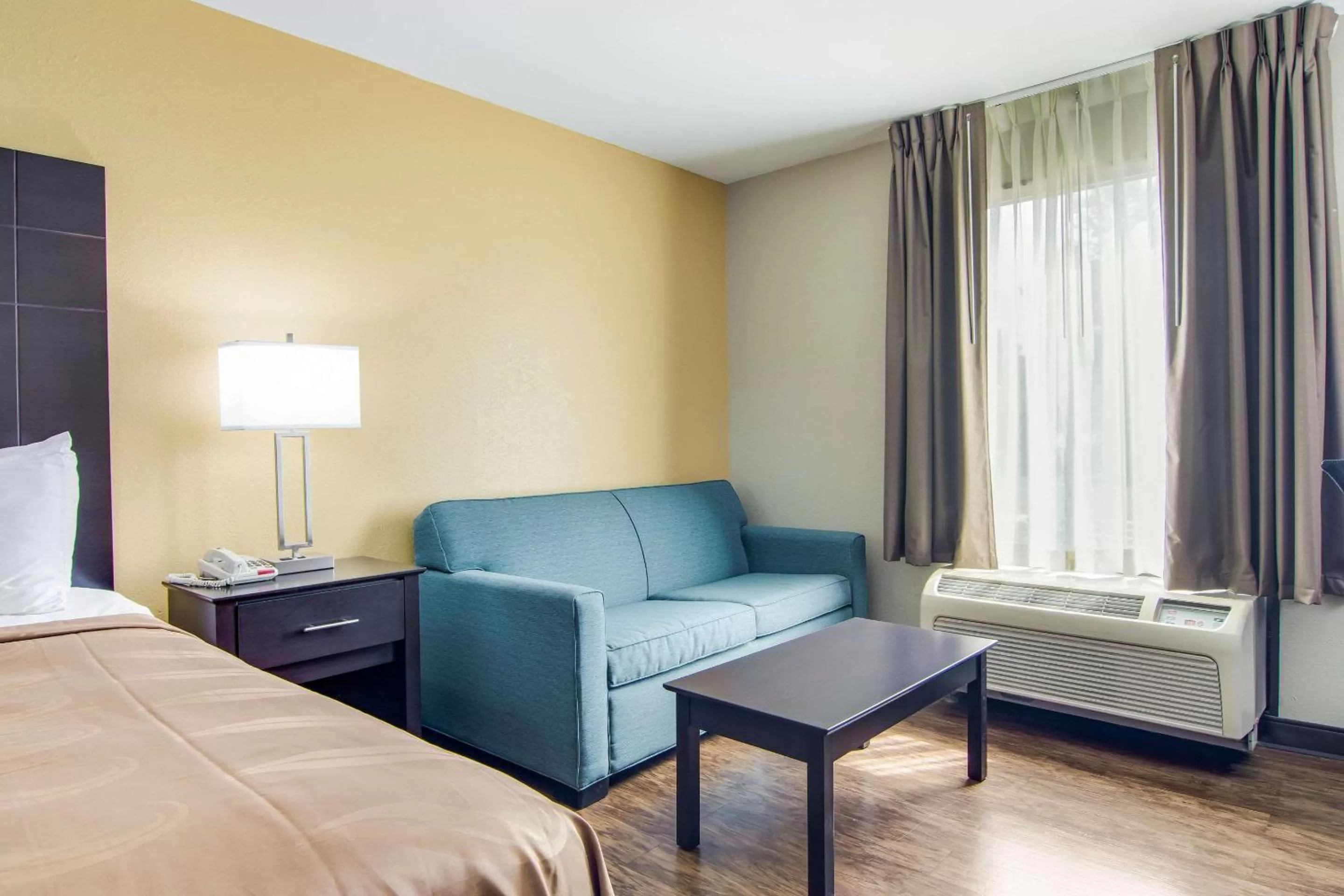 Photo of the whole room, Bed in Quality Inn & Suites Canton, GA