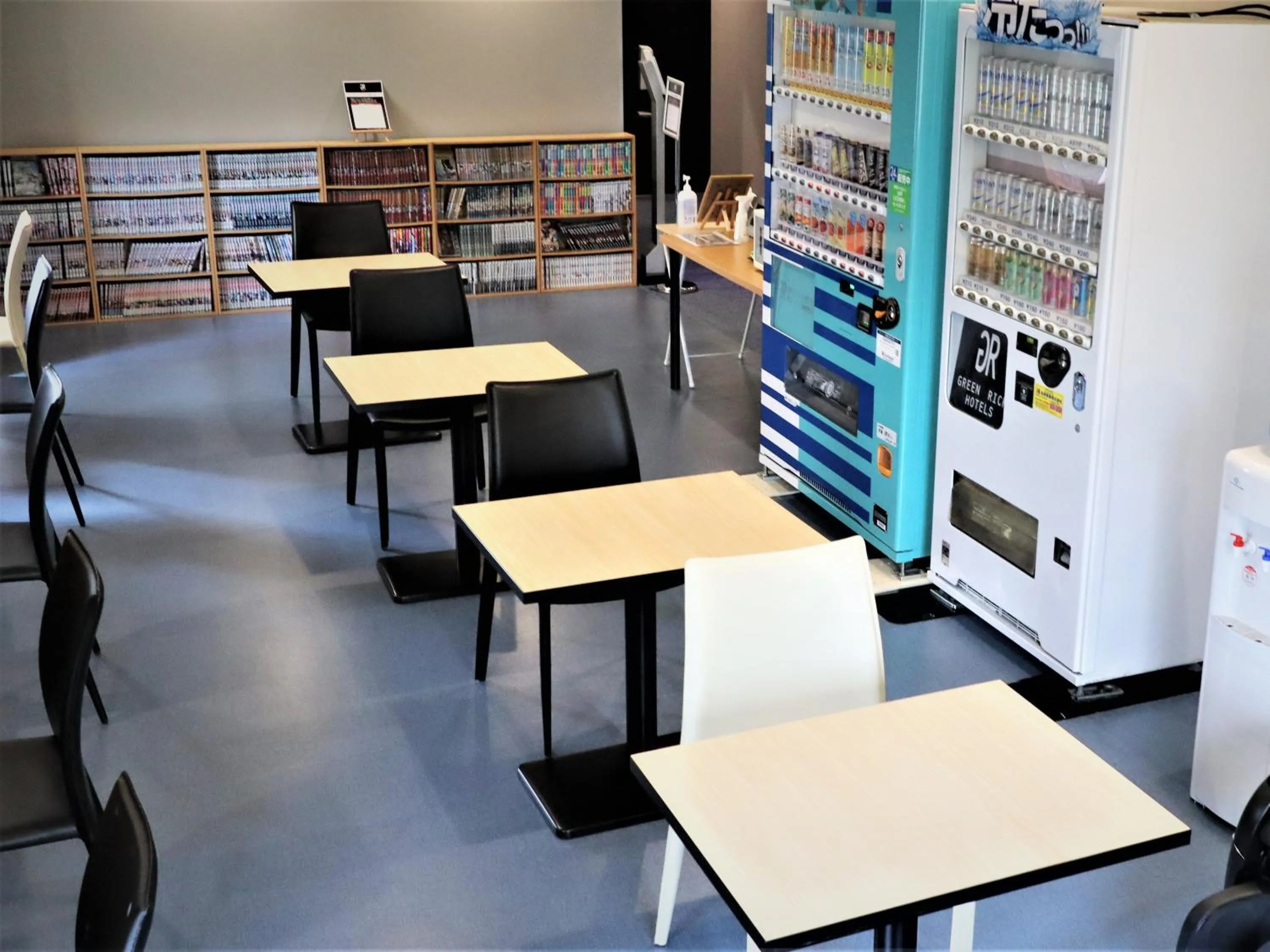 Communal lounge/ TV room in Green Rich Hotel & Capsule Naha - Artificial hot spring Futamata Yunohana