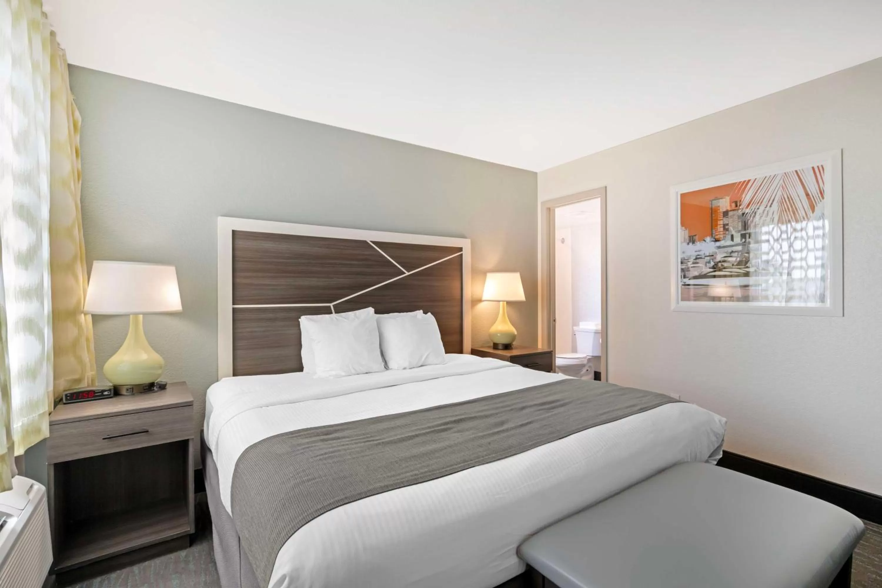 Bedroom, Bed in Best Western Plus Daytona Inn Seabreeze