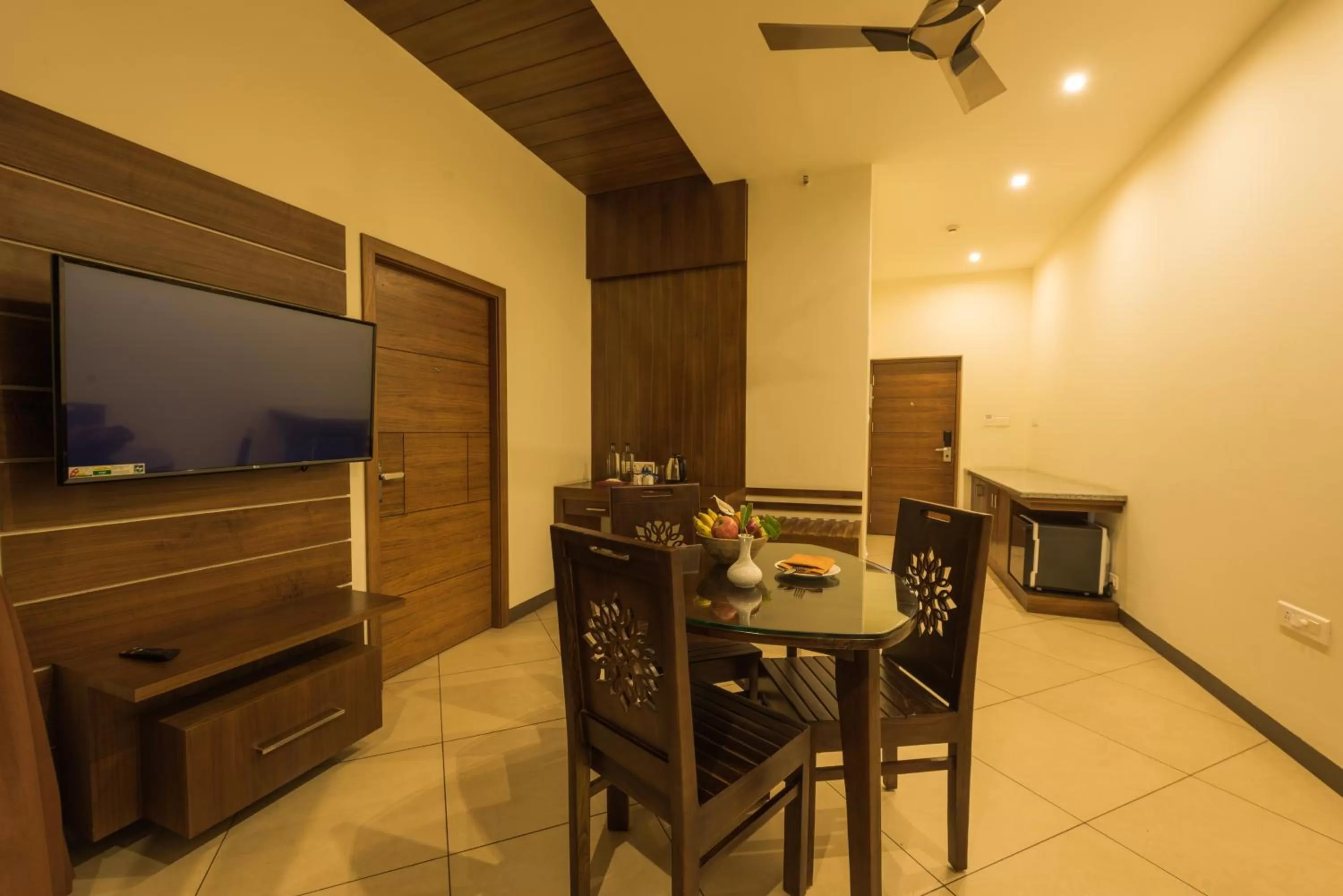 Living room, Dining Area in Trivers Resort Munnar