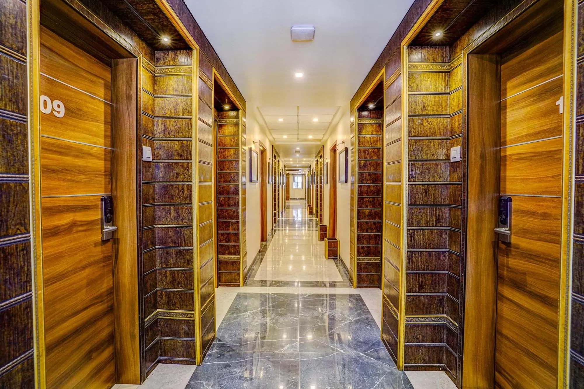 Lobby or reception in FabHotel Ramjis Residency