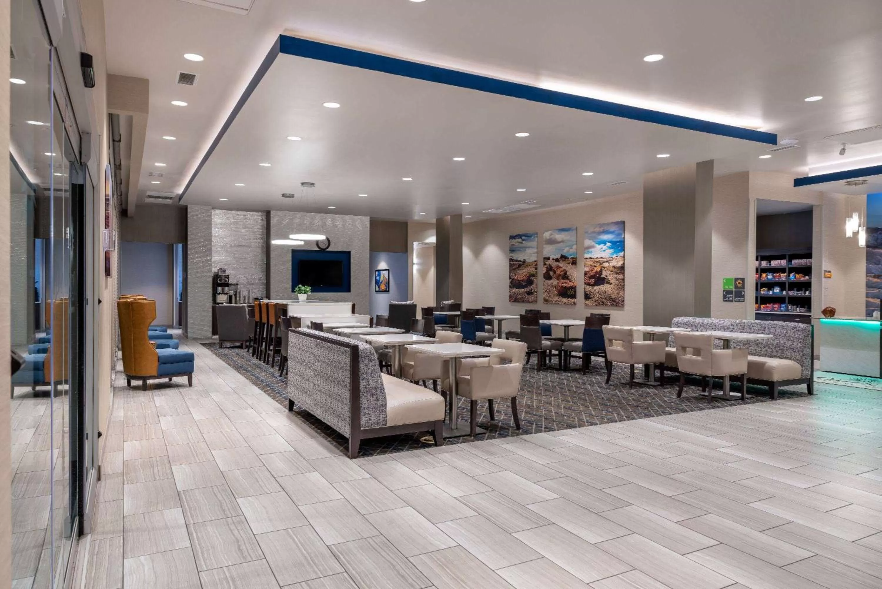 Lobby or reception in La Quinta Inn & Suites by Wyndham Holbrook Petrified Forest