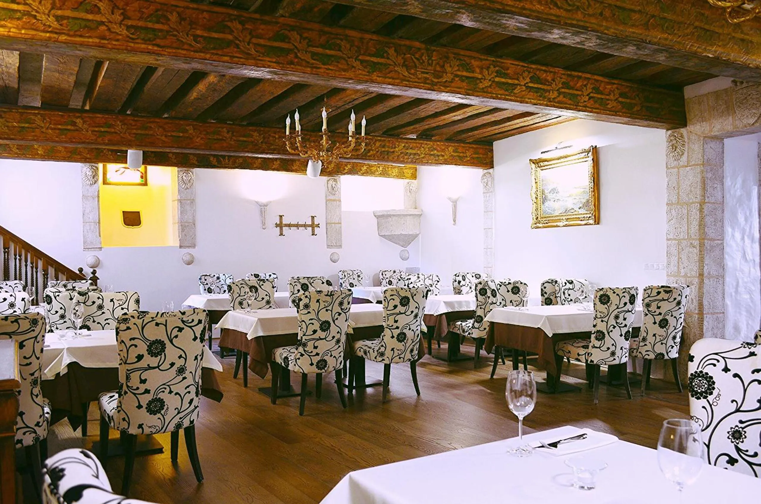 Restaurant/places to eat in Three Crowns Residents