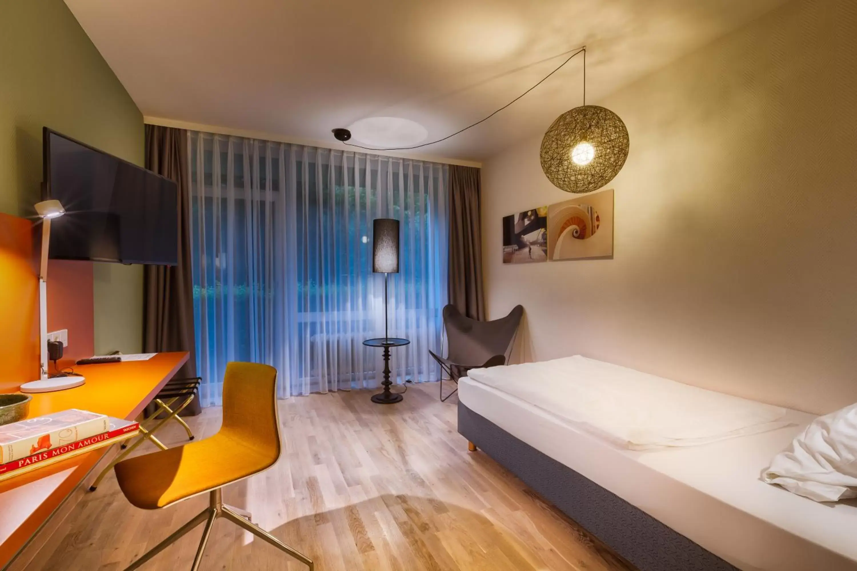 Comfort Single Room with Balcony in Das Eckert - Lifestyle Design Hotel & Fine Dining bei Basel (Grenzach) Comfort Single Room with Balcony in Das Eckert - Lifestyle Design Hotel & Fine Dining bei Basel (Grenzach)